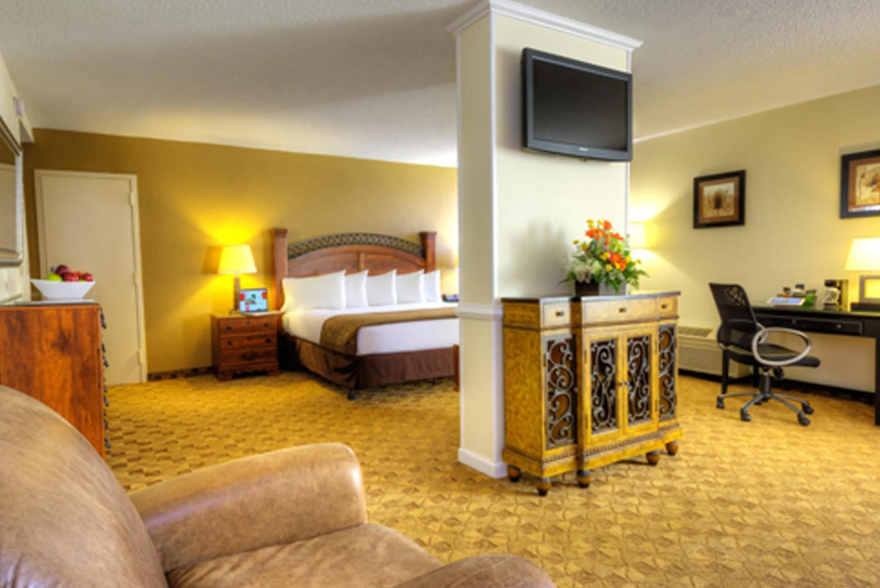 Bedroom, Bed in Village Inn Clemmons-Winston Salem, Trademark by Wyndham