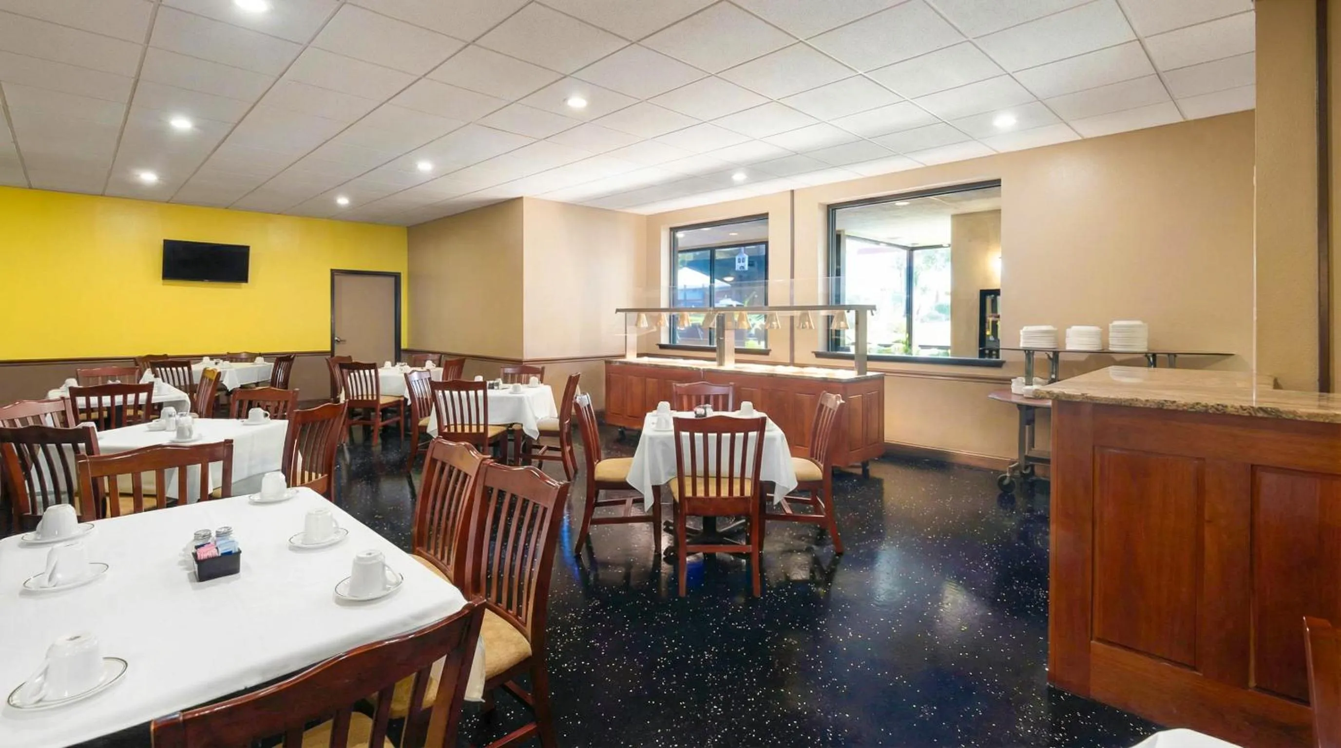 Breakfast in Village Inn Clemmons-Winston Salem, Trademark by Wyndham