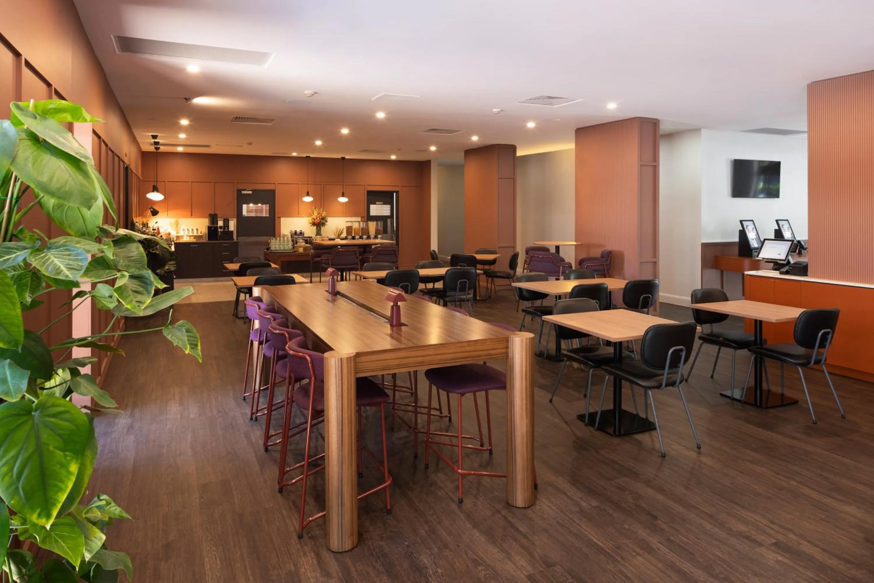 Restaurant/places to eat in Mercure Newcastle