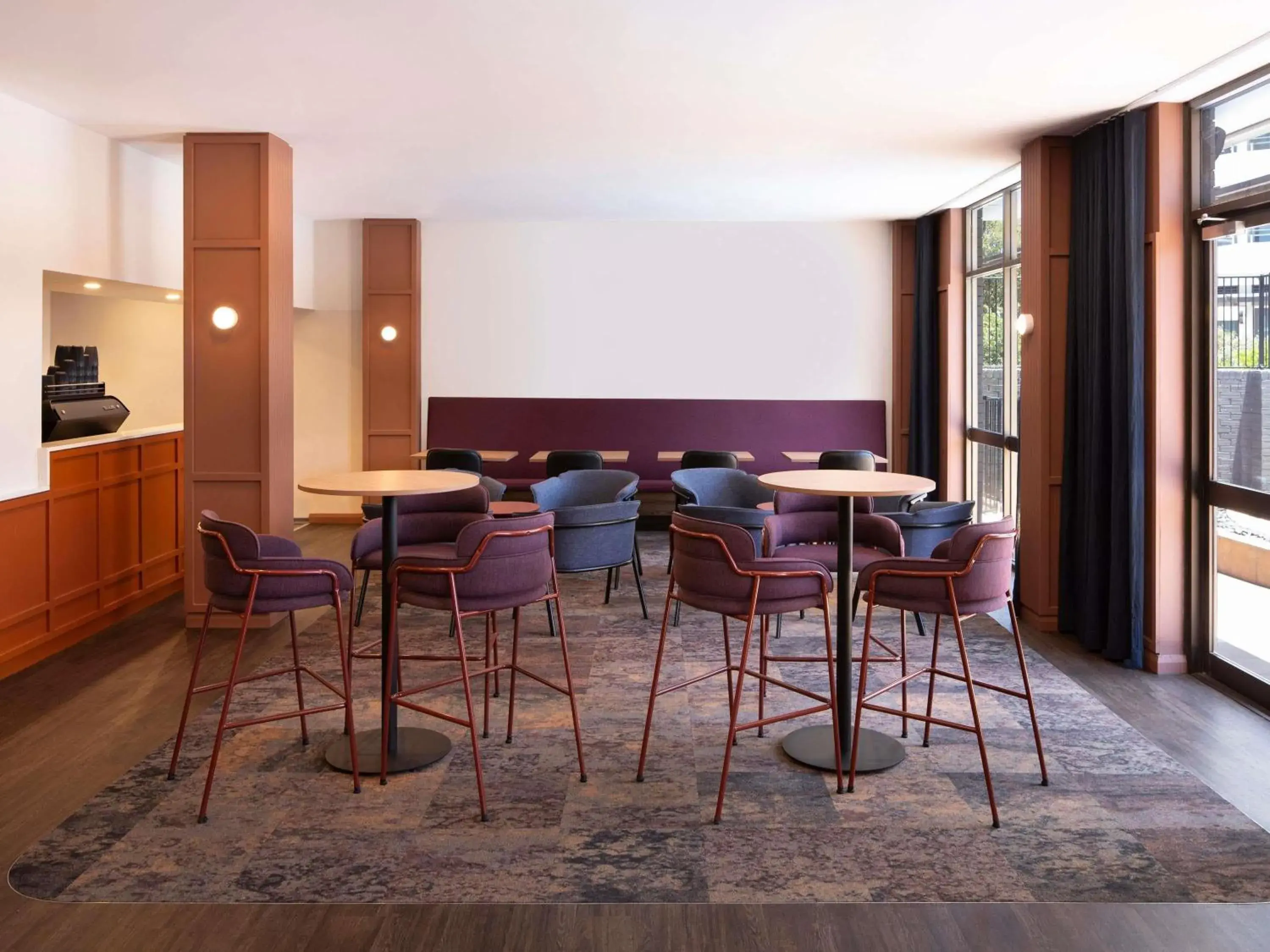 Lounge or bar in Mercure Newcastle Lounge or bar in Mercure Newcastle