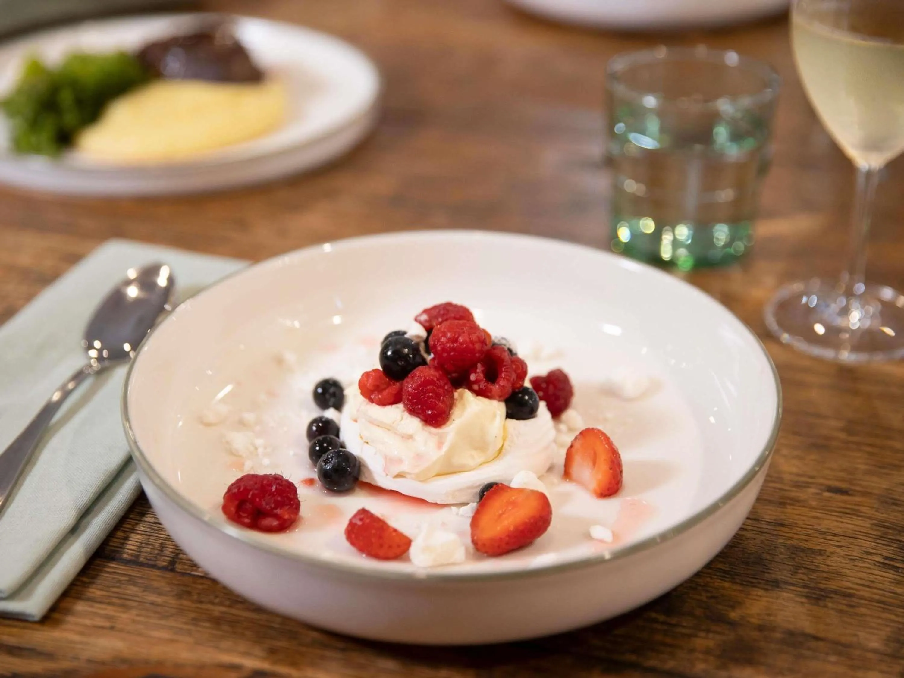 Restaurant/places to eat in Mercure Newcastle