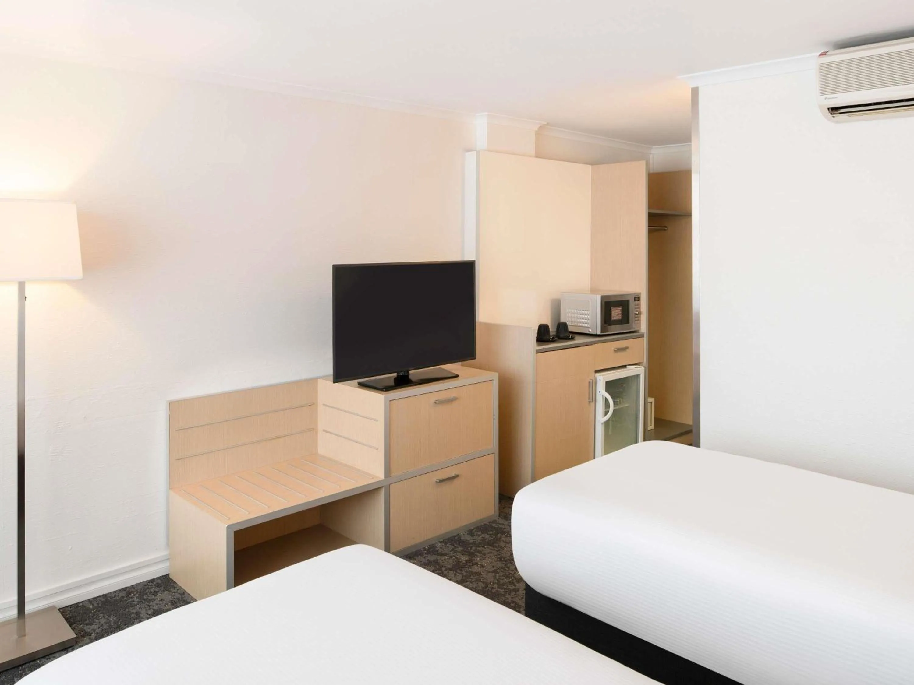 Bedroom, Bed in Mercure Newcastle