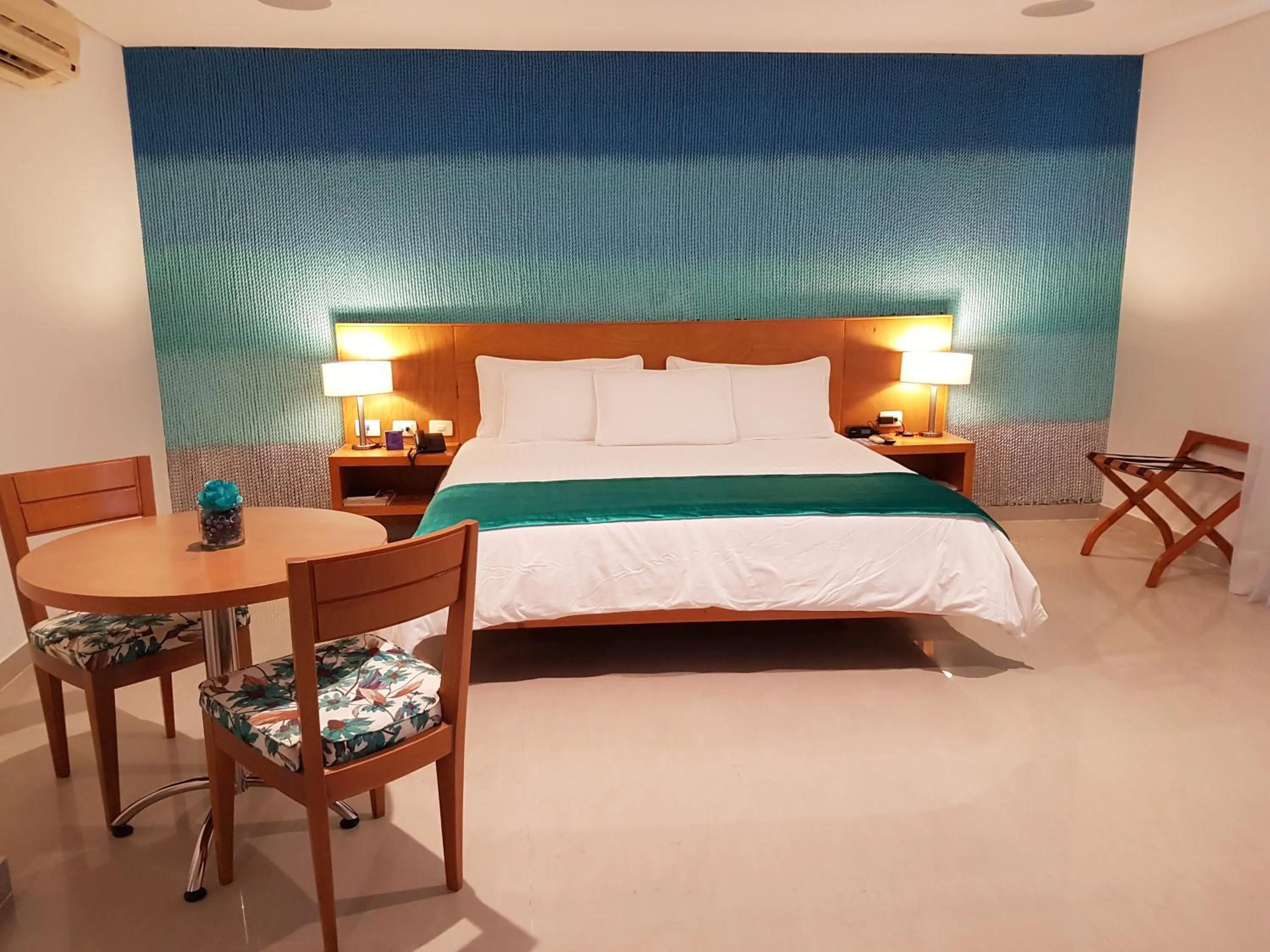 Bed in Hotel Atrium Plaza