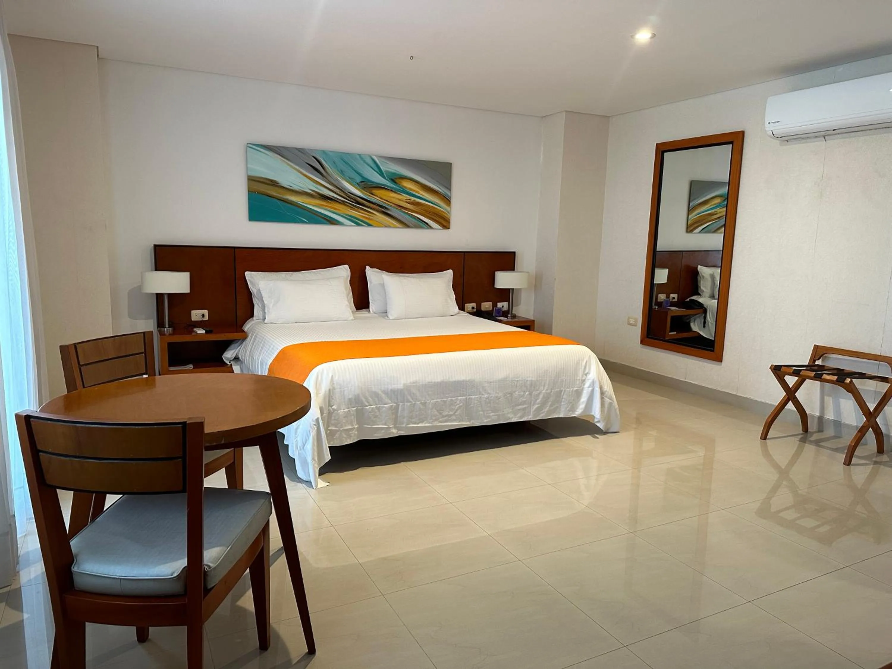 Photo of the whole room, Bed in Hotel Atrium Plaza