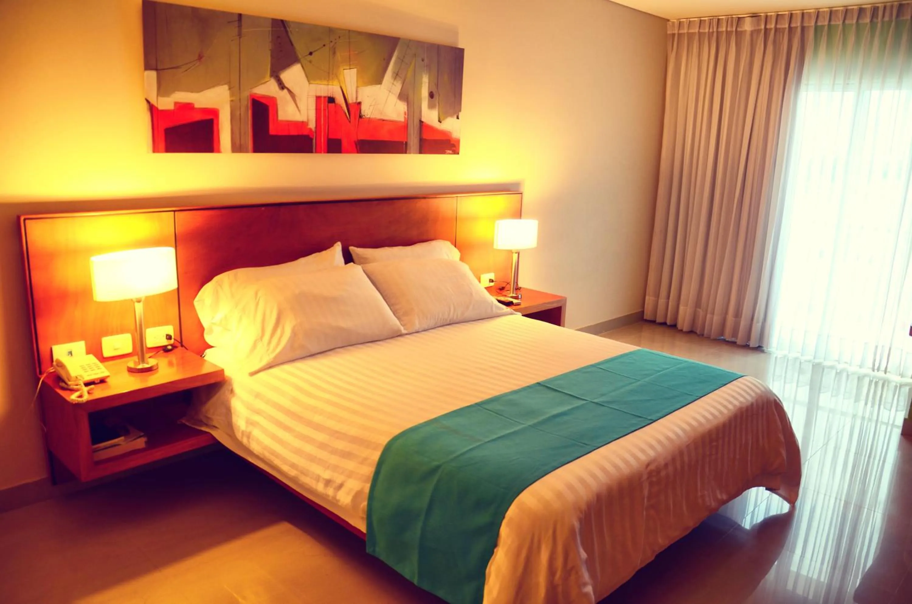 Day, Bed in Hotel Atrium Plaza