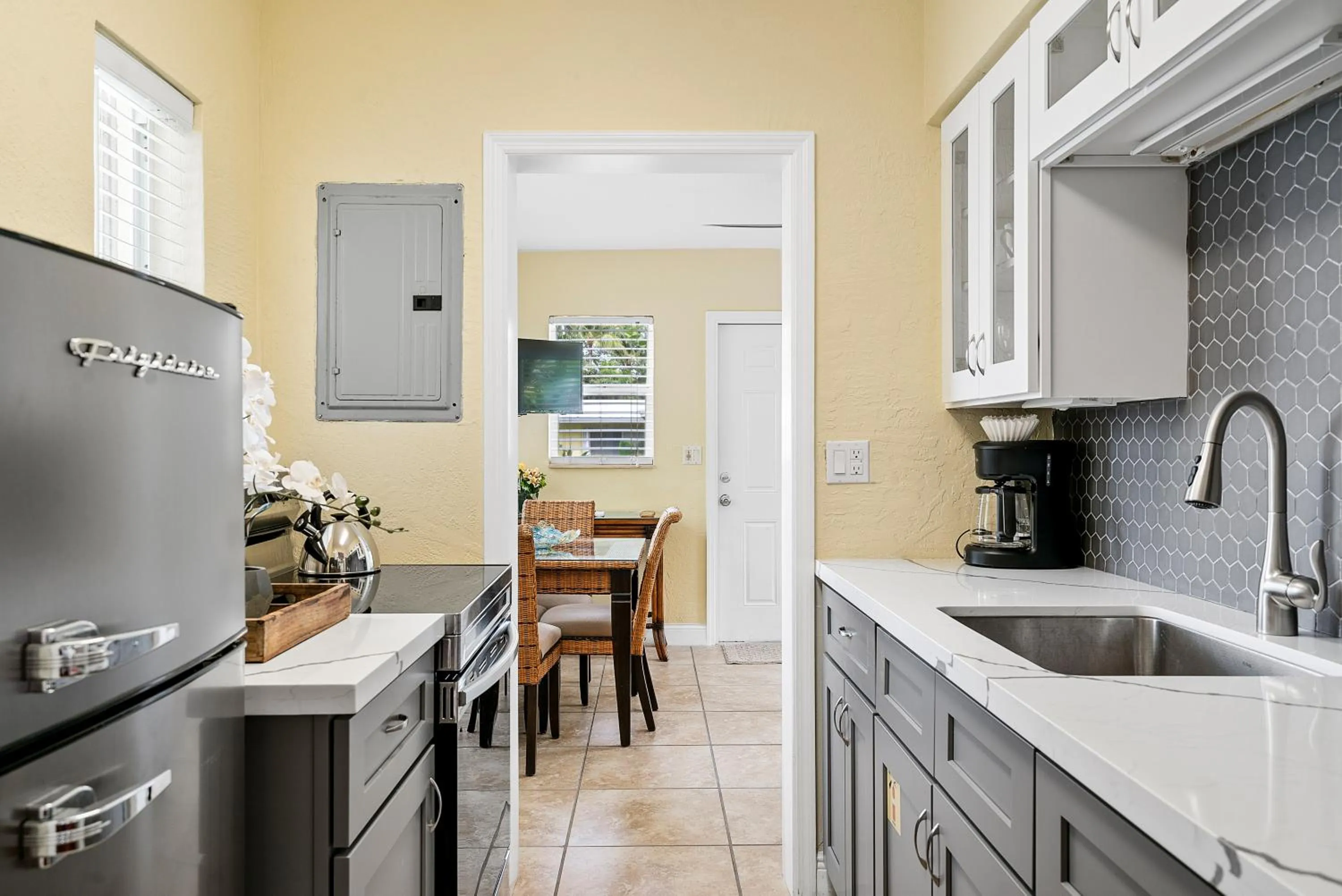 kitchen in Bay Harbor Lodge