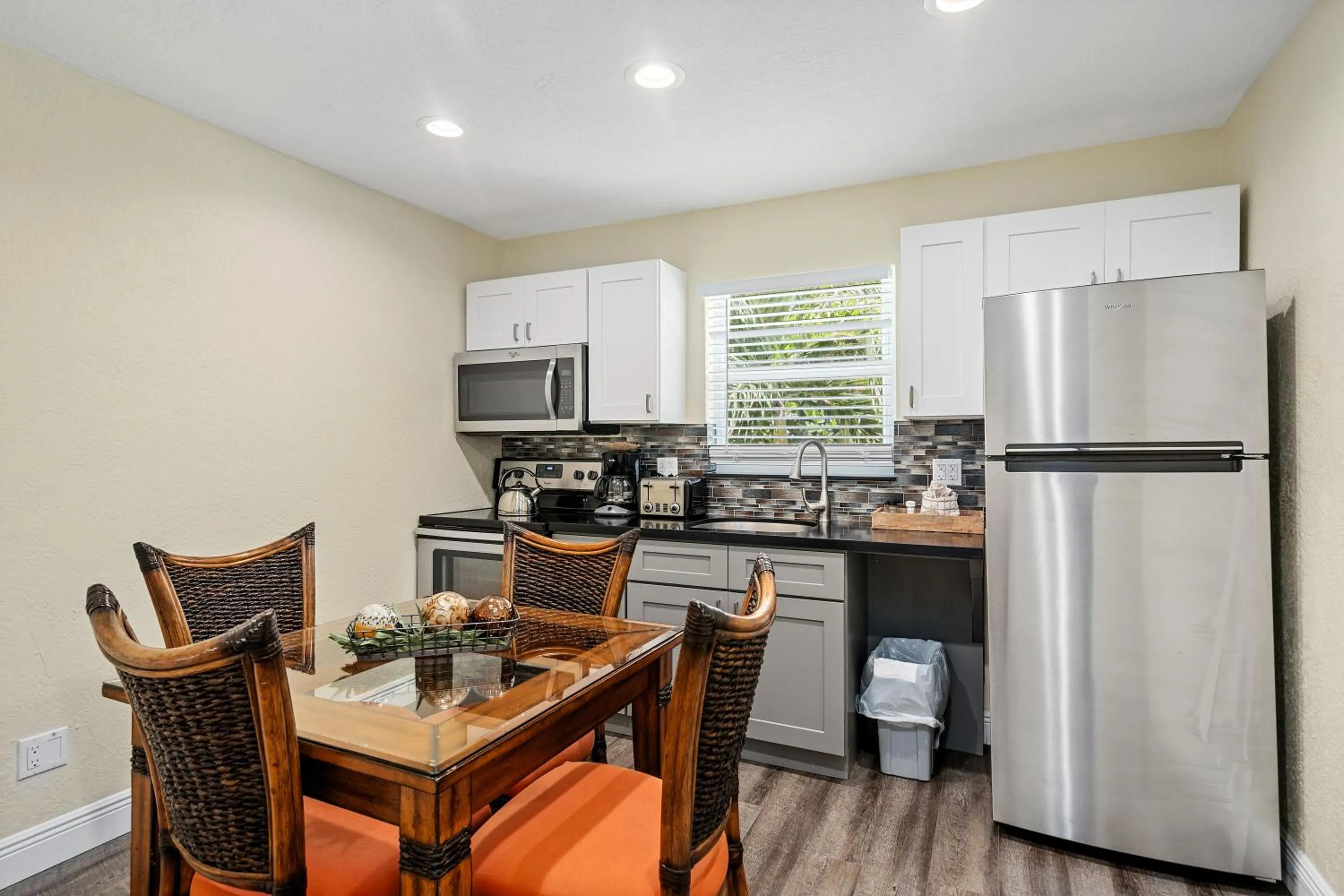 kitchen in Bay Harbor Lodge