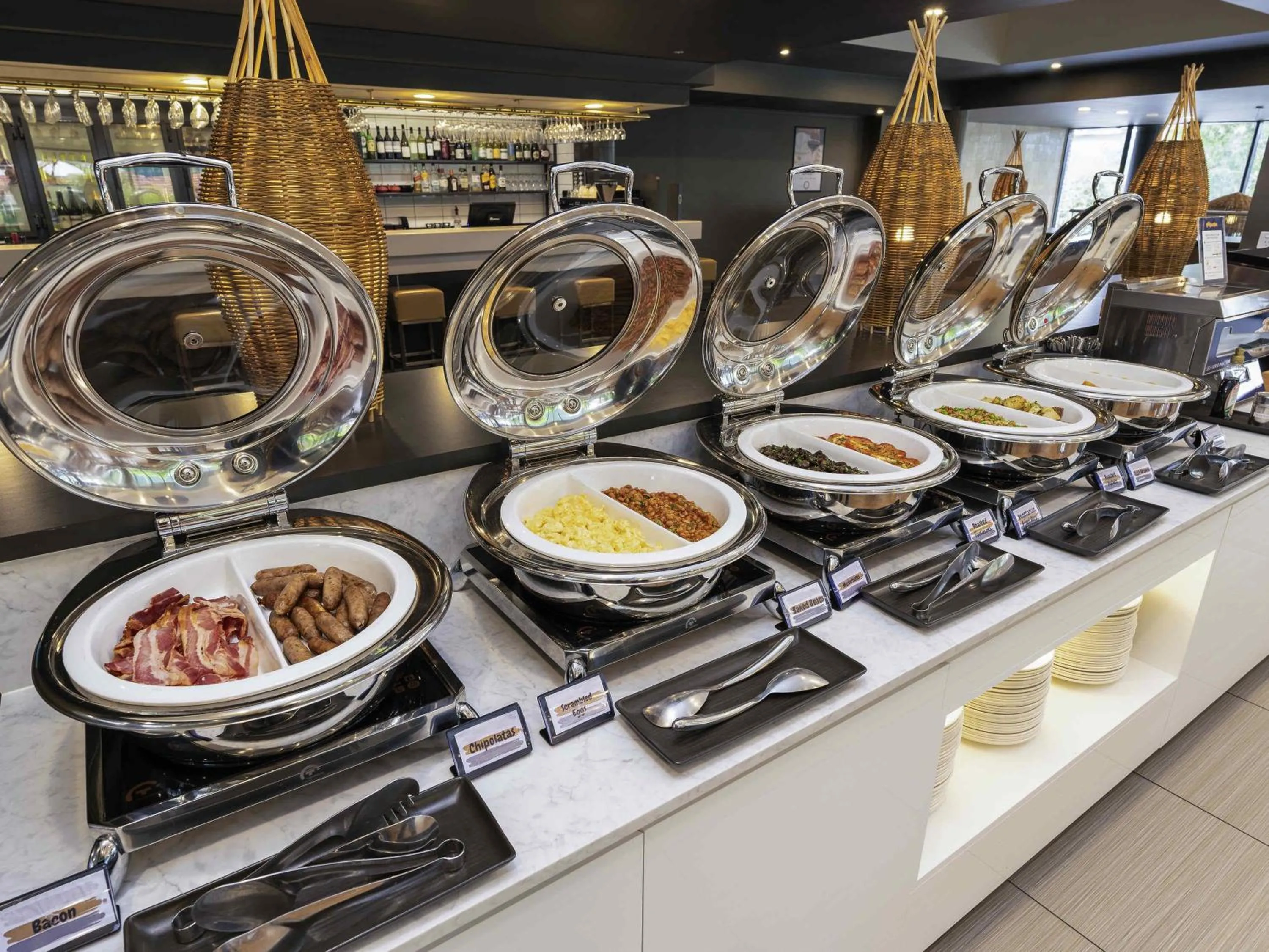 Restaurant/places to eat in Mercure Rockhampton