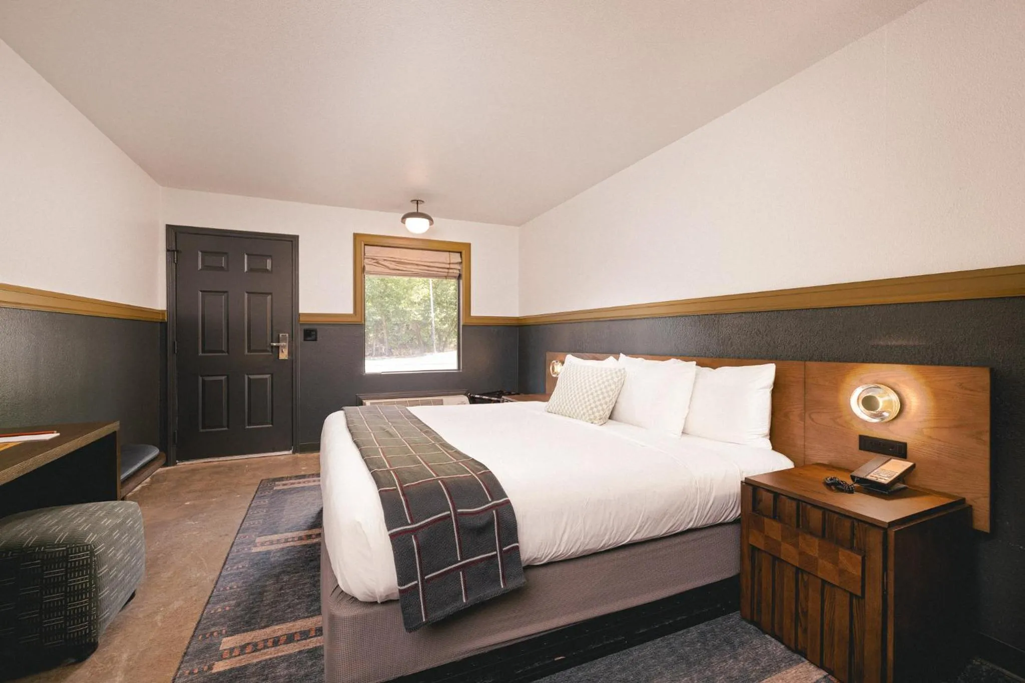 Bedroom, Bed in The Ozarker Lodge