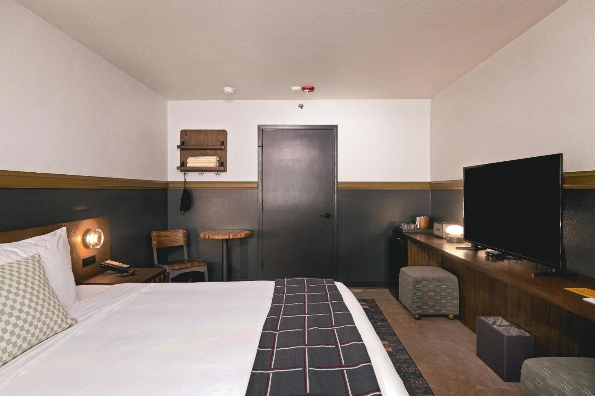 Bedroom, Bed in The Ozarker Lodge