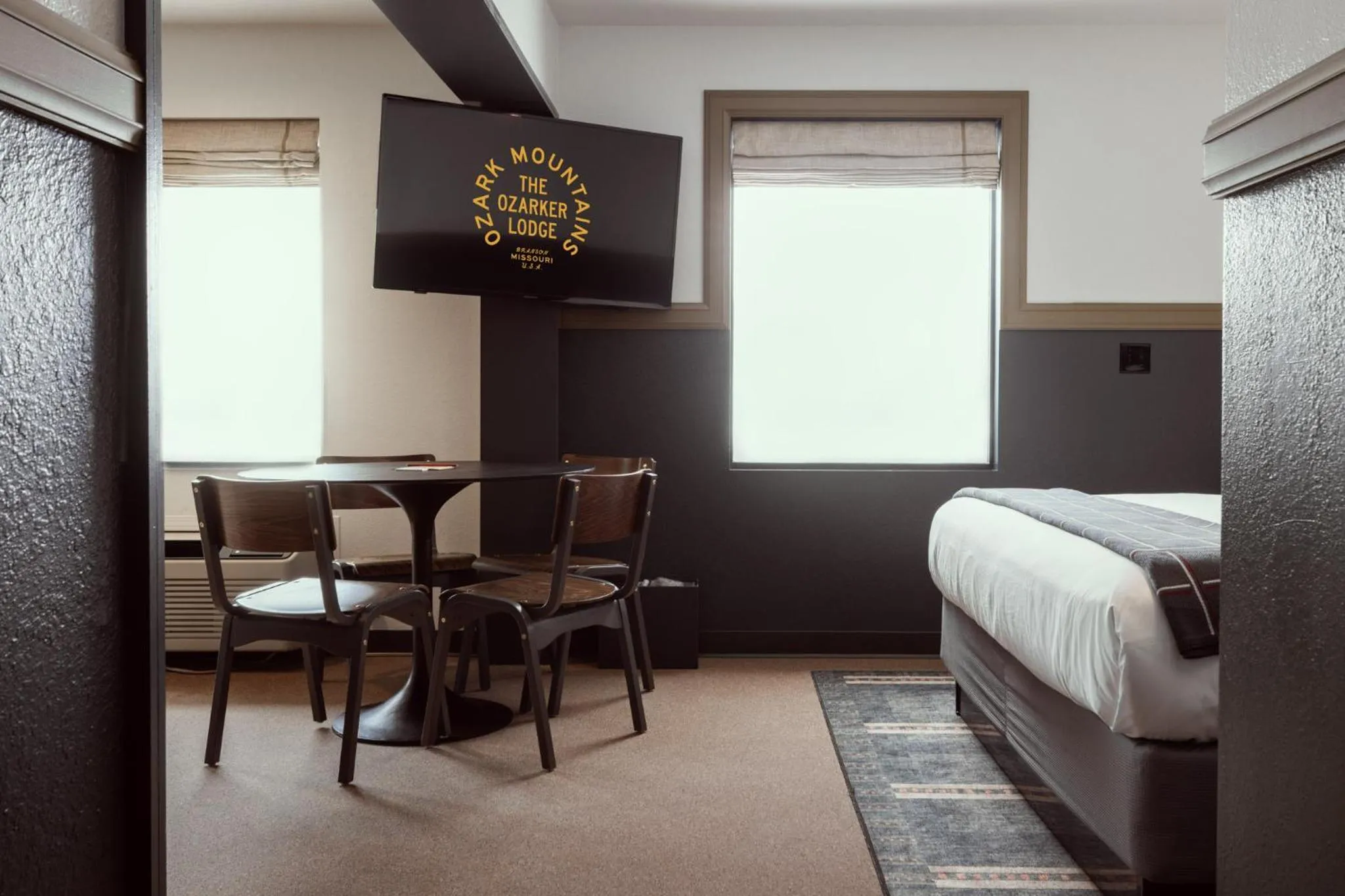 Bedroom, Bed in The Ozarker Lodge