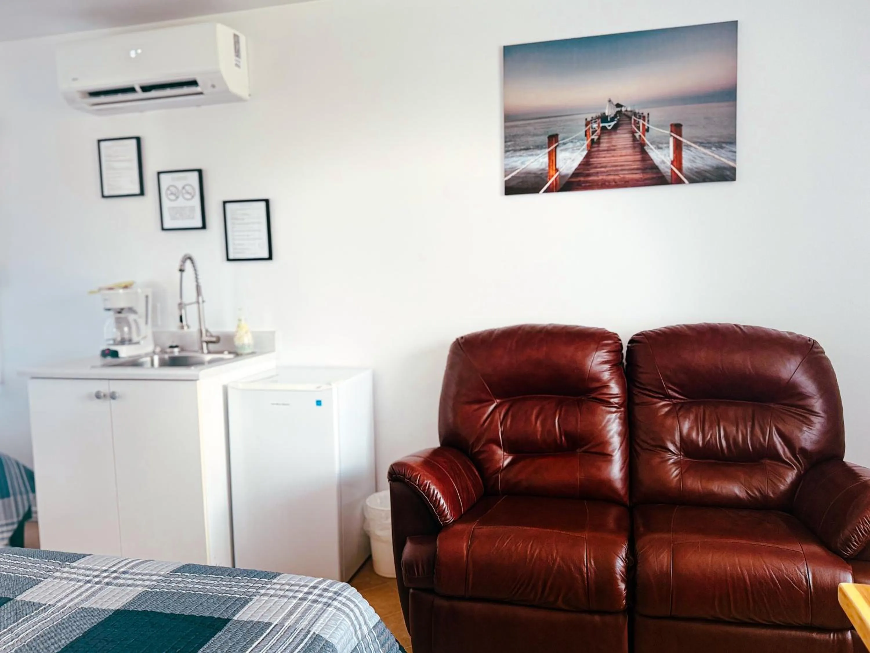 Seating area in Les studios de la mer