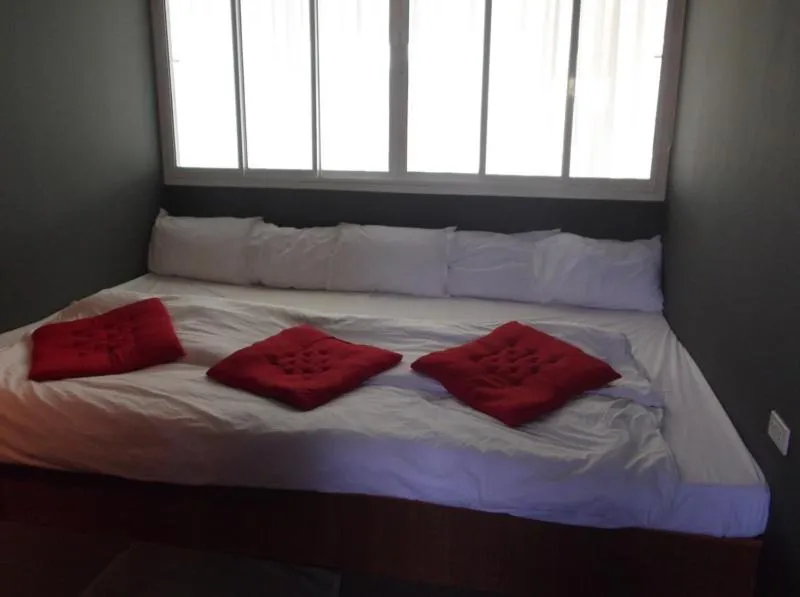 Bed in Marina Residence