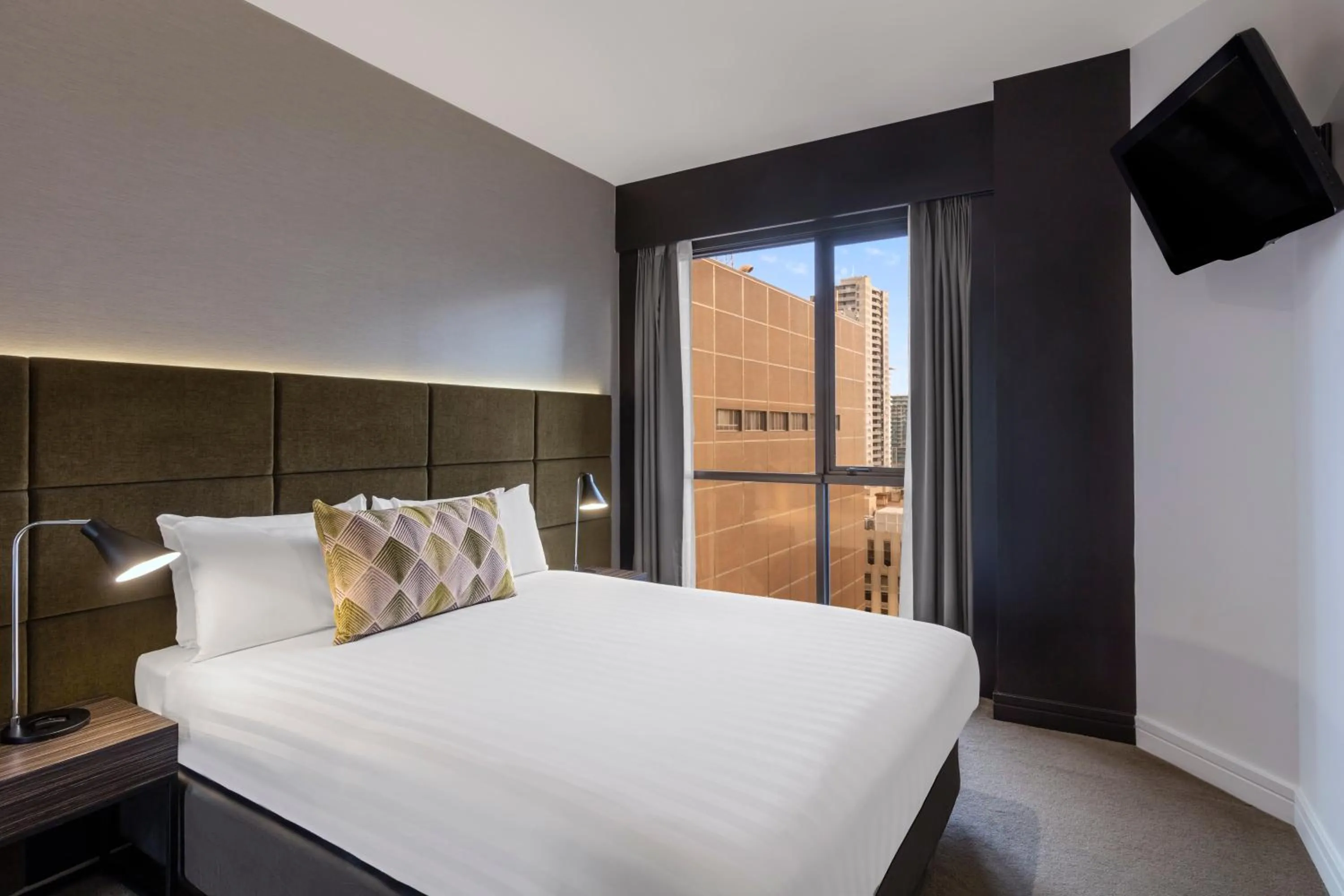 Bed in Adina Apartment Hotel Melbourne