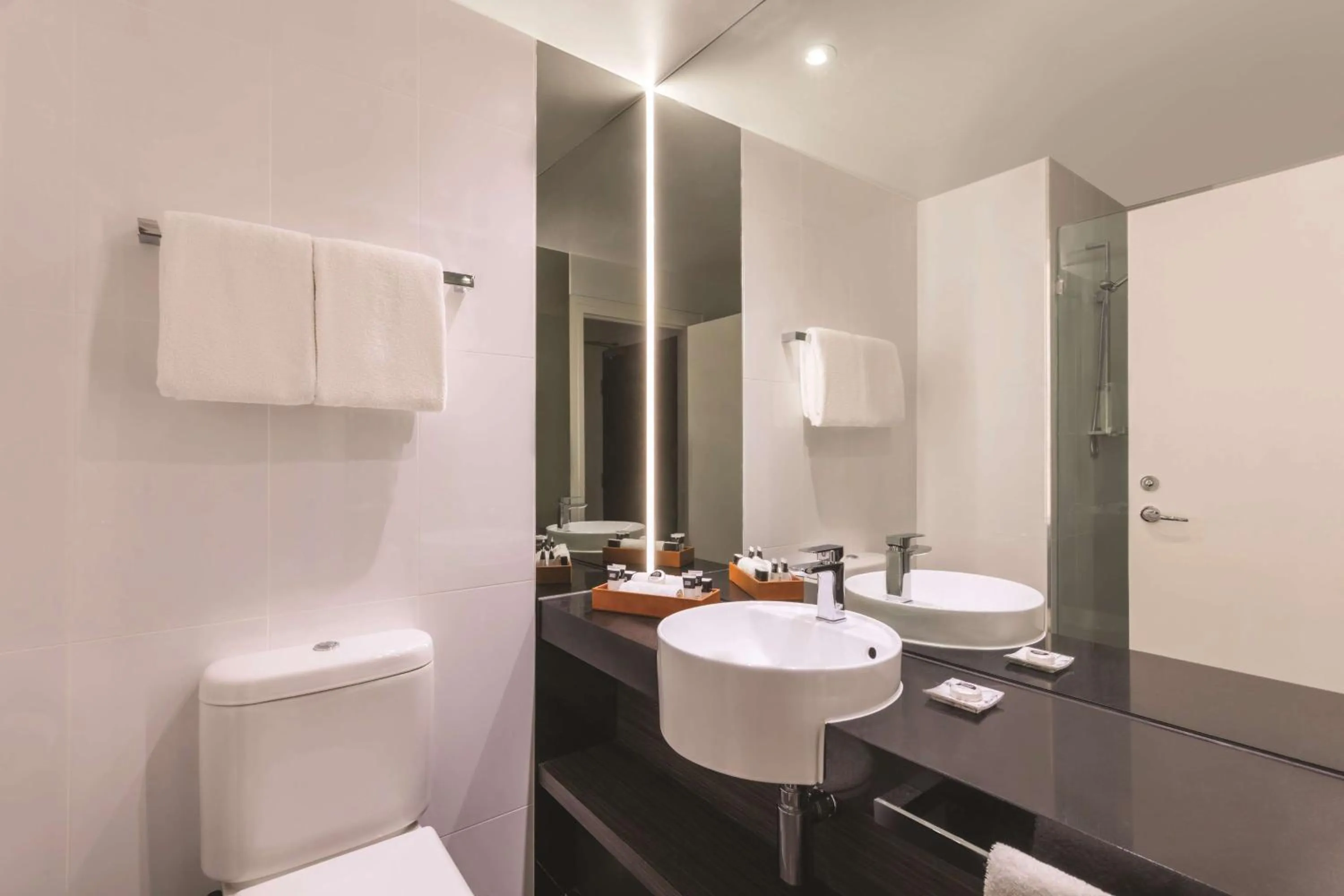Bathroom in Adina Apartment Hotel Melbourne