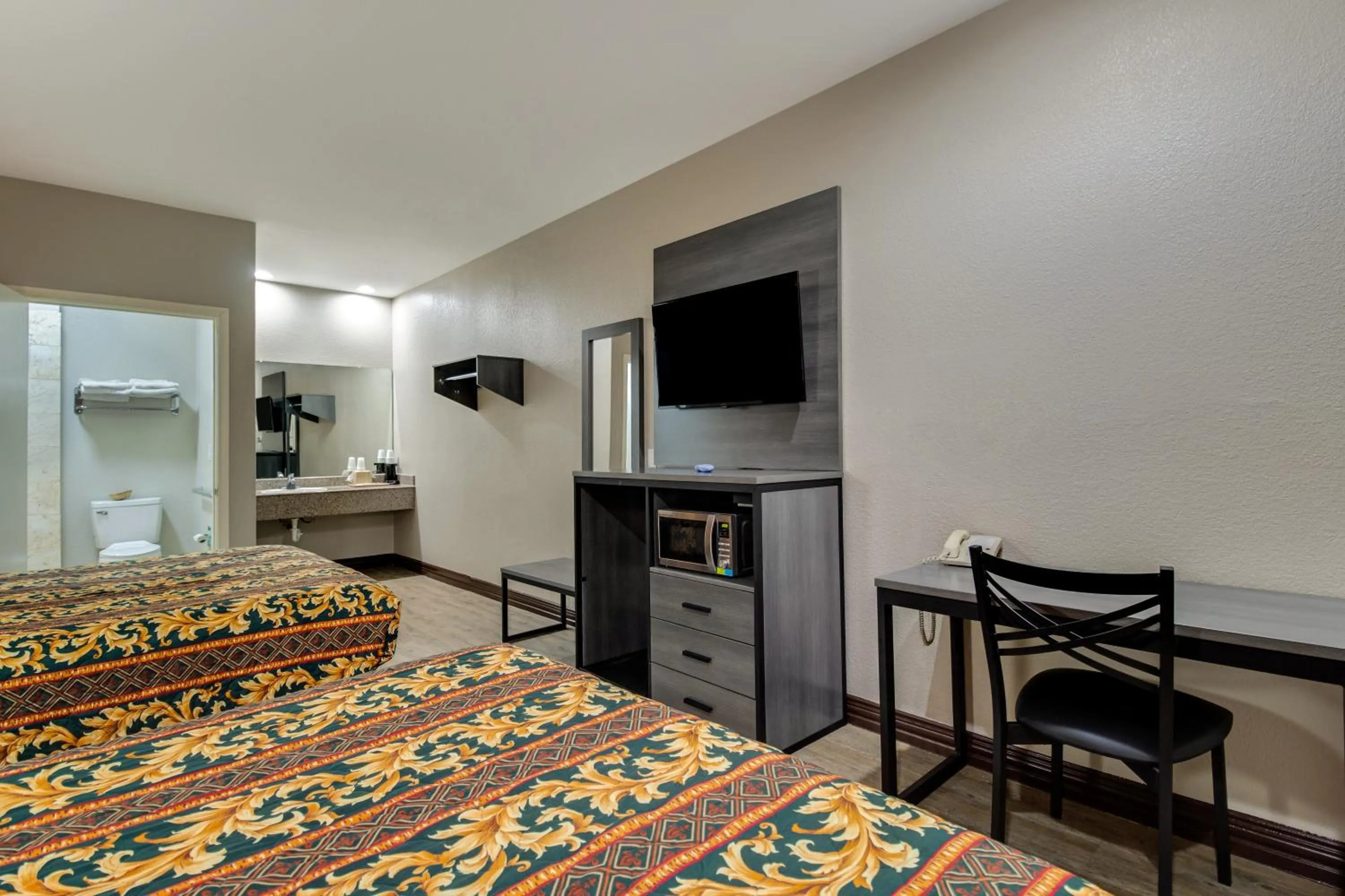TV/Entertainment Center in Executive Inn & Suites