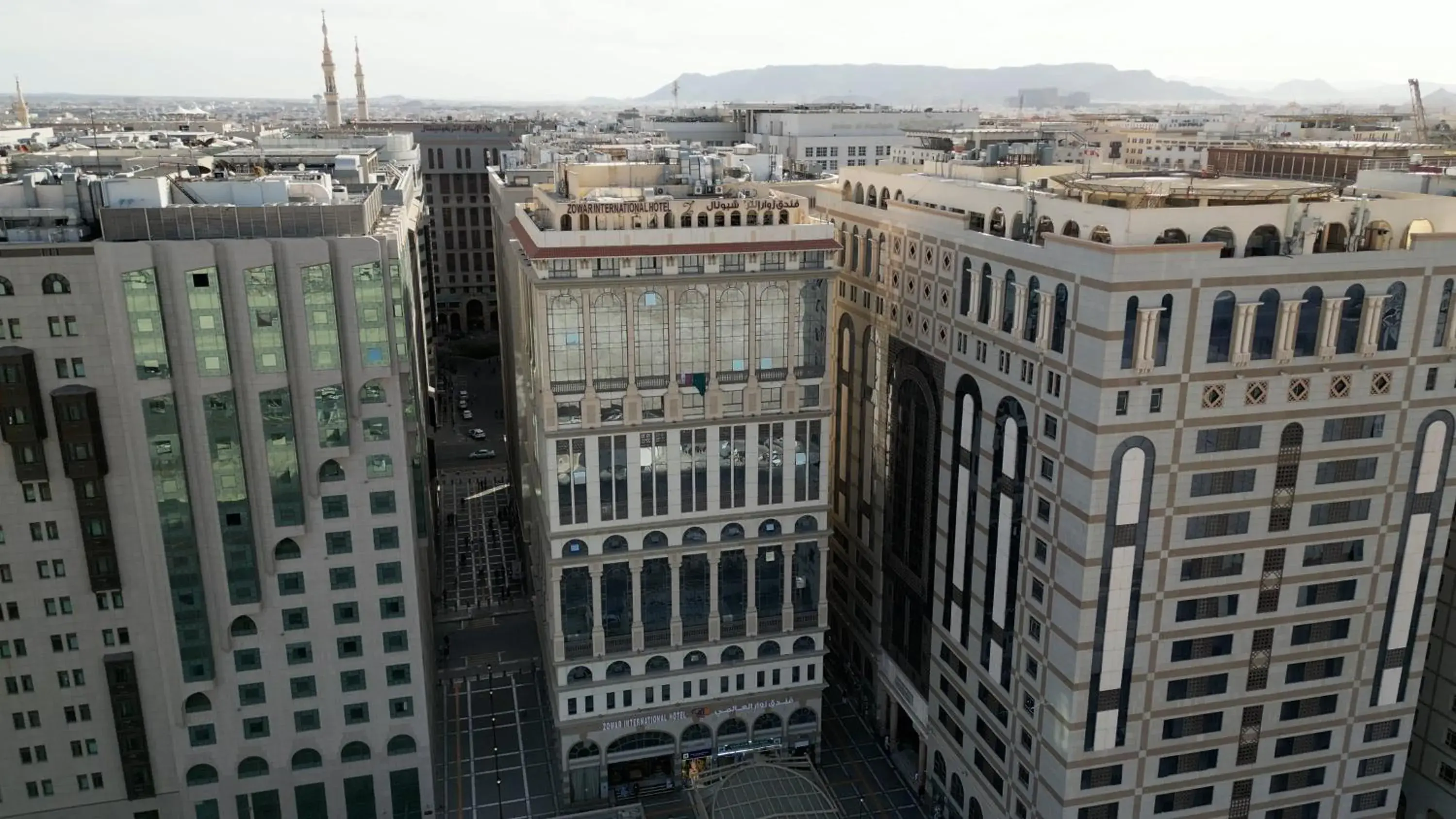 Property building in Zowar Alalami Hotel فندق زوار العالمي Property building in Zowar Alalami Hotel فندق زوار العالمي