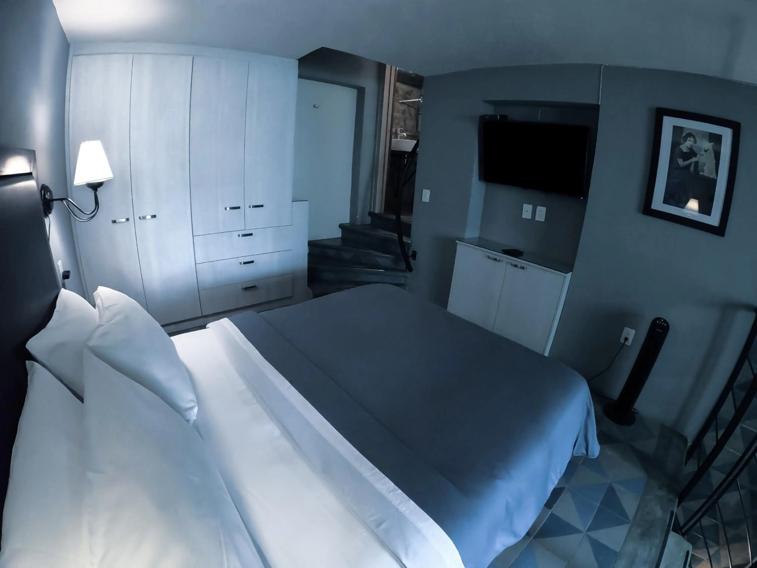 Bird's eye view, Bed in Colonia Americana Two Level Loft
