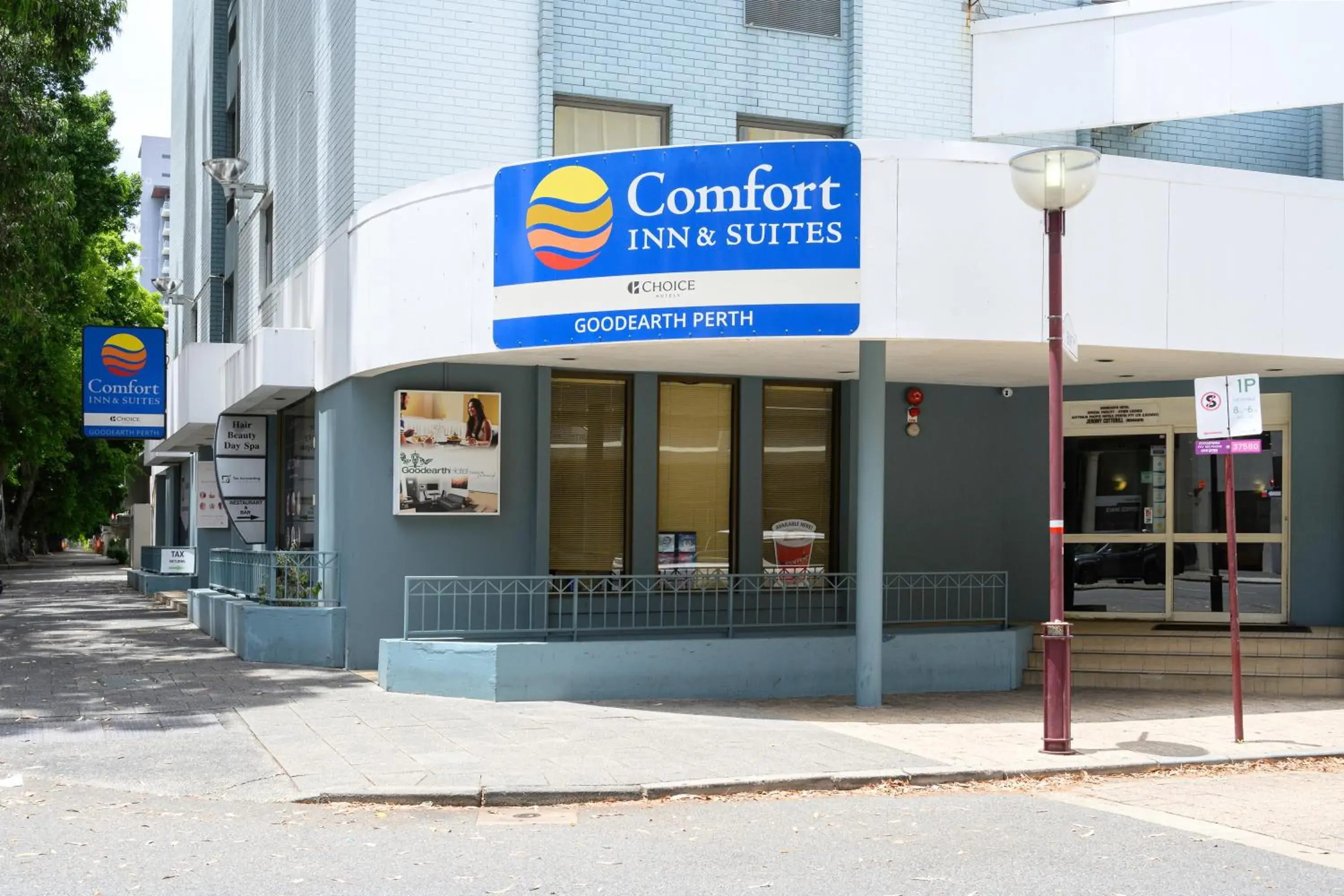 Property building in Comfort Inn & Suites Goodearth Perth Property building in Comfort Inn & Suites Goodearth Perth
