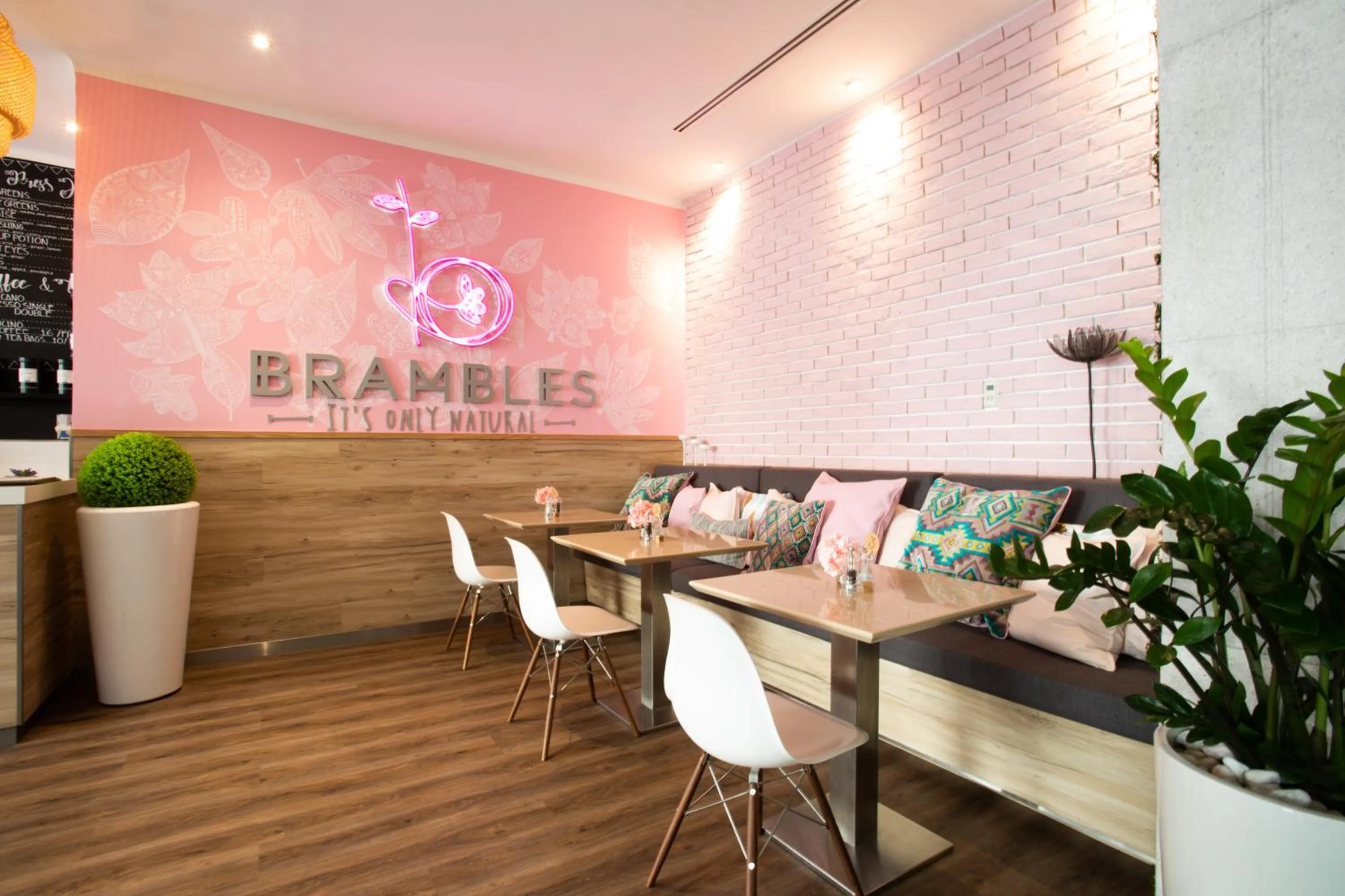 Restaurant/places to eat in Citadines Metro Central Dubai