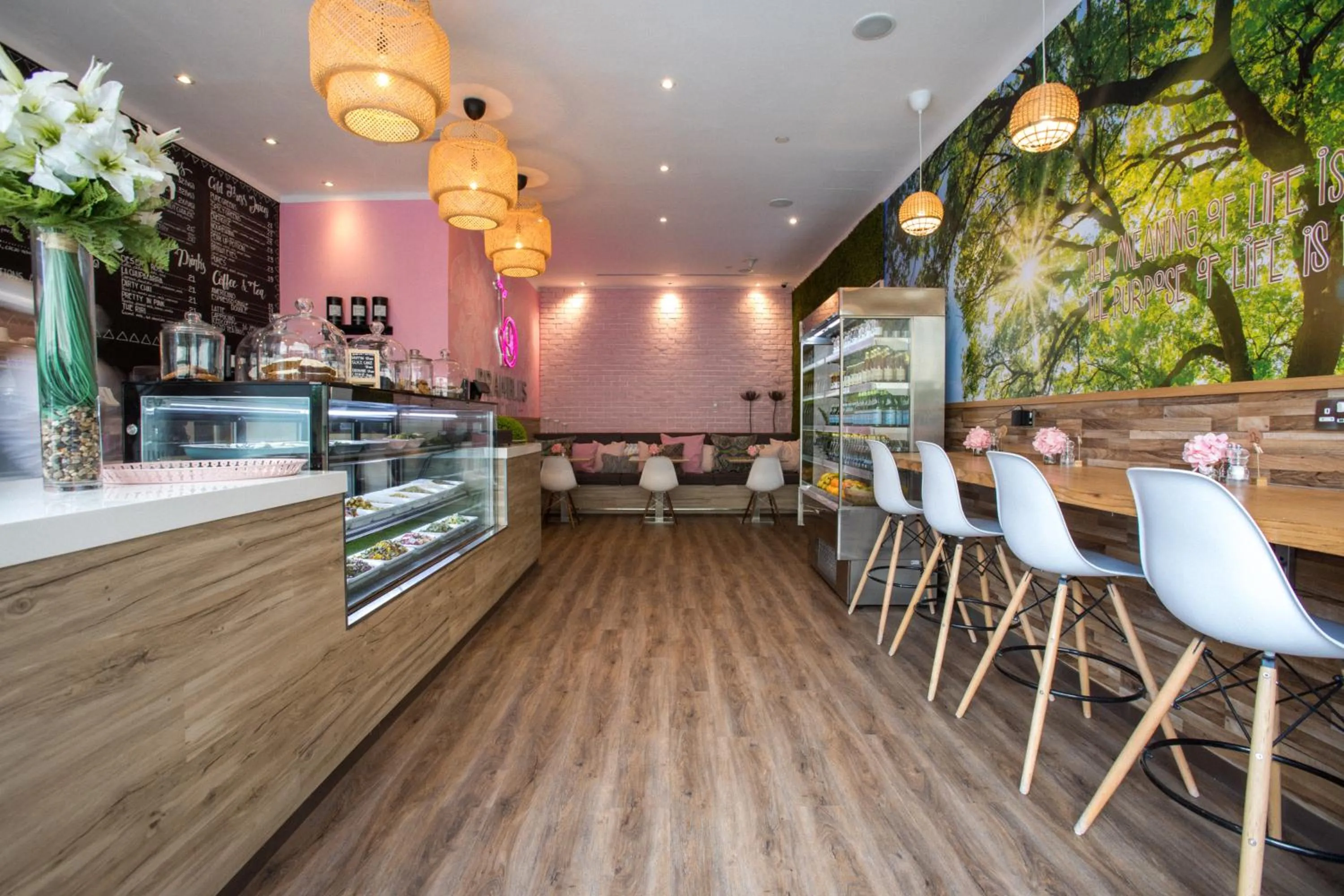 Restaurant/places to eat in Citadines Metro Central Dubai