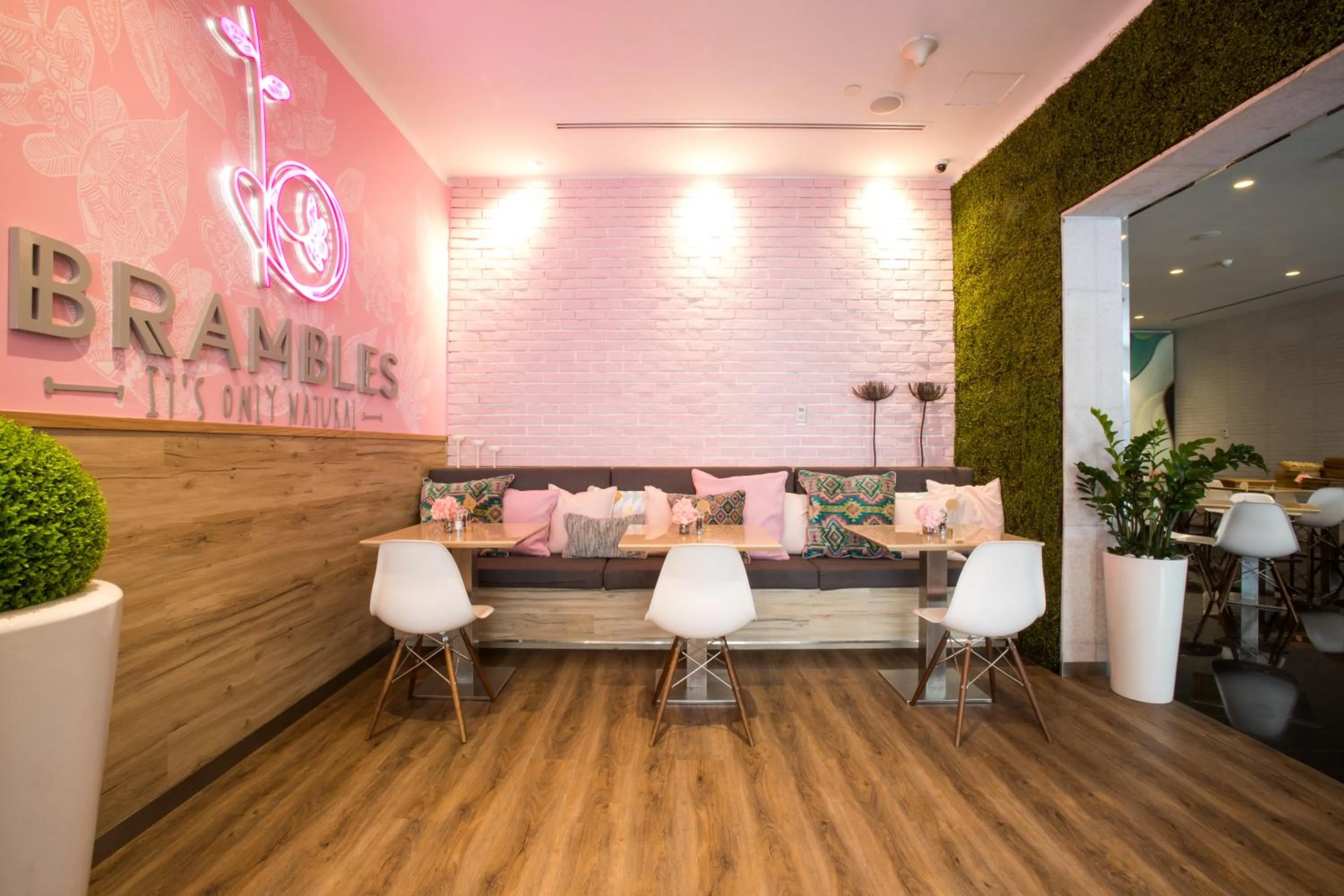 Breakfast in Citadines Metro Central Dubai