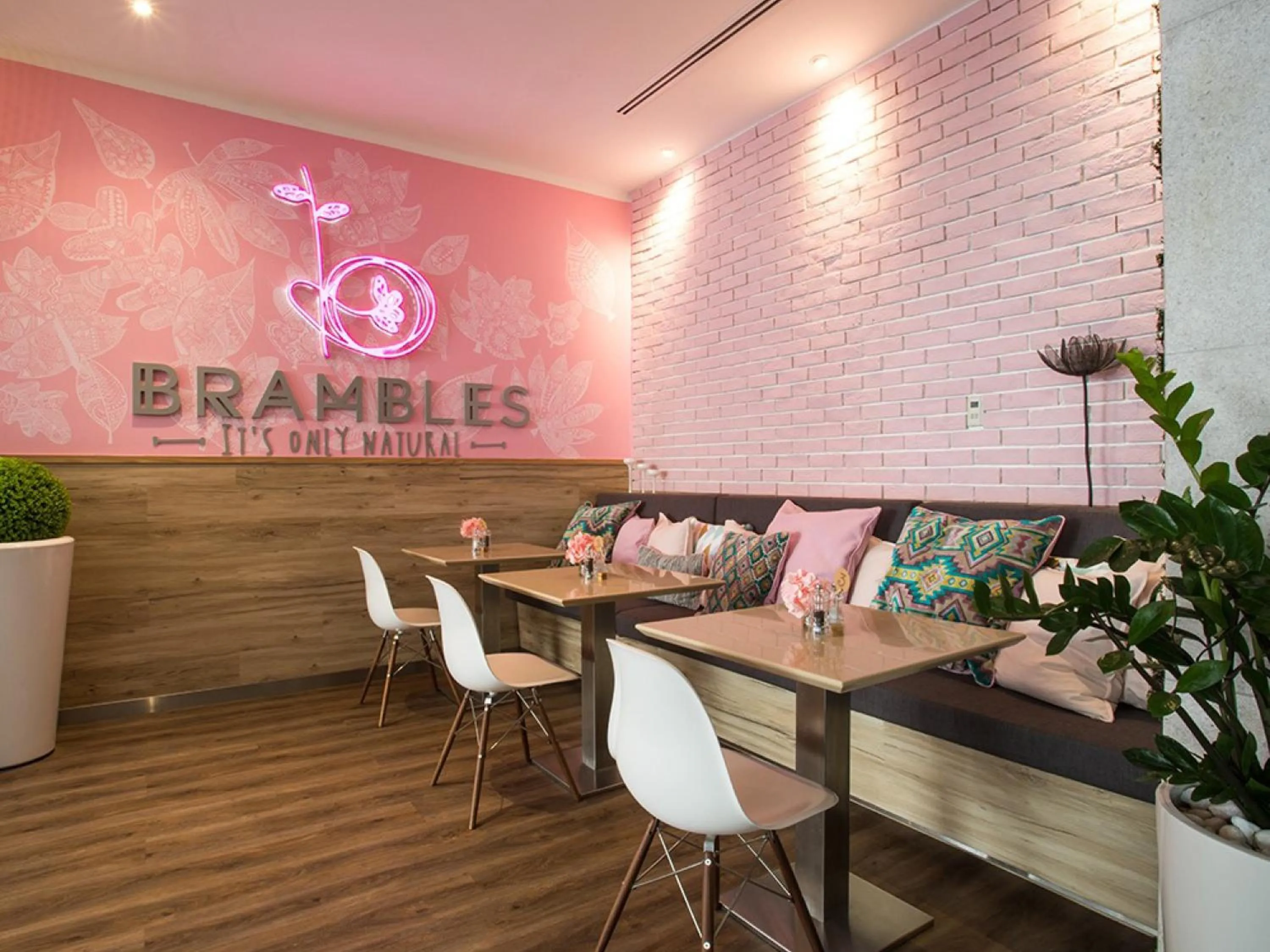 Restaurant/places to eat in Citadines Metro Central Dubai