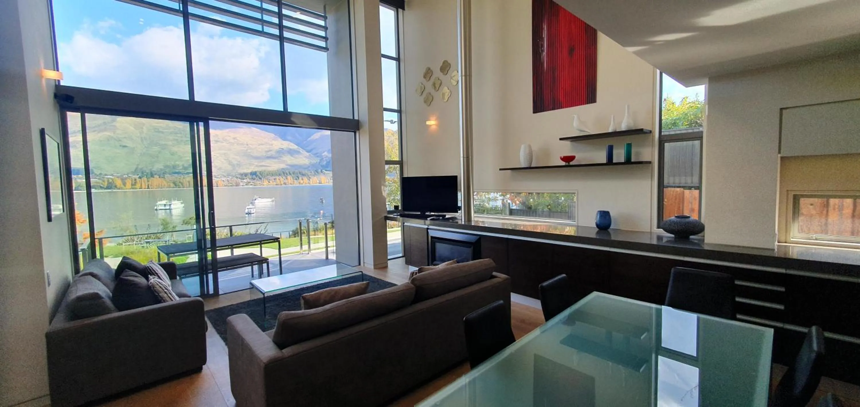 Lakeshore Springs Apartments