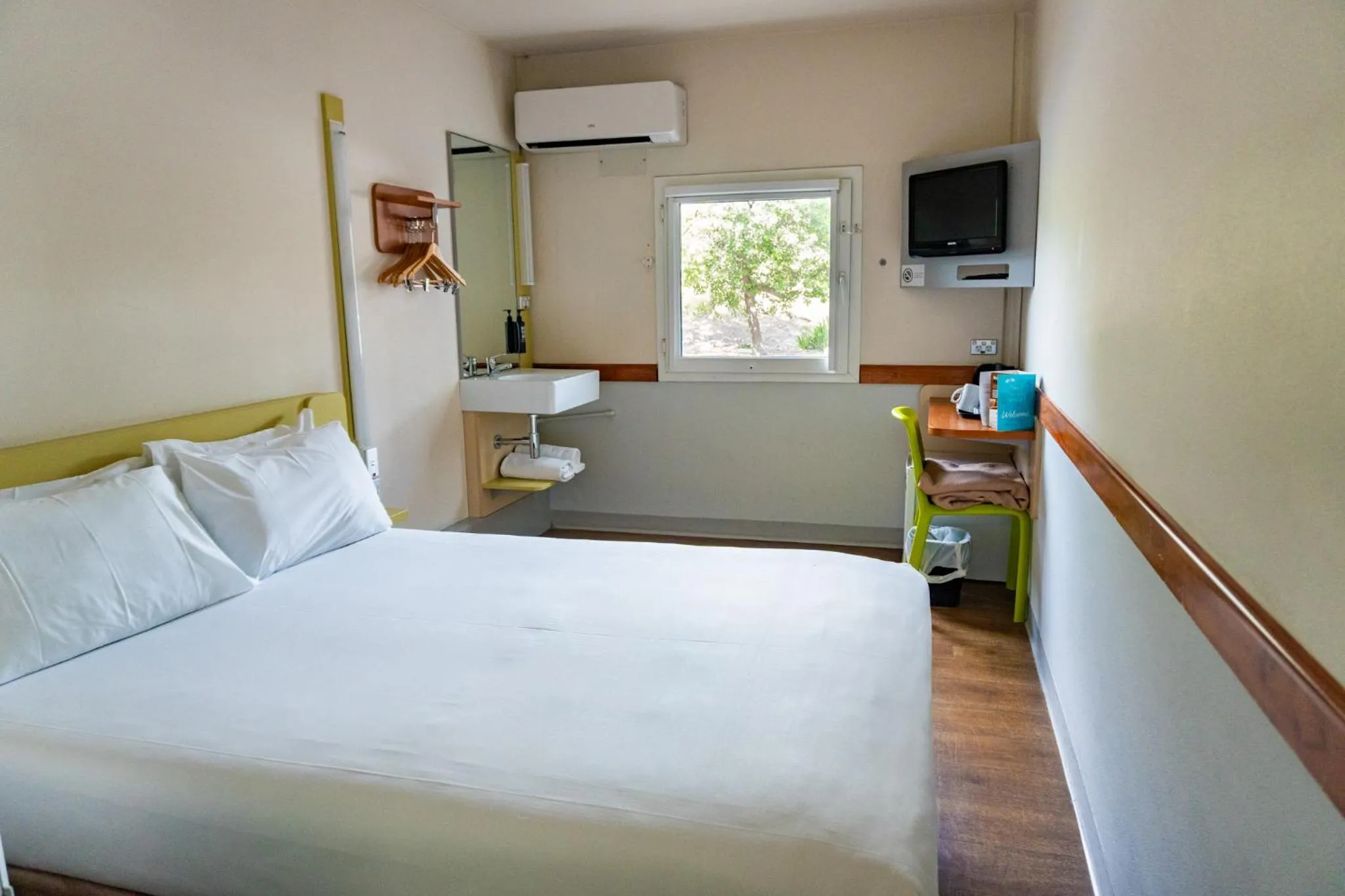 Bed in ibis Budget - Melbourne Airport