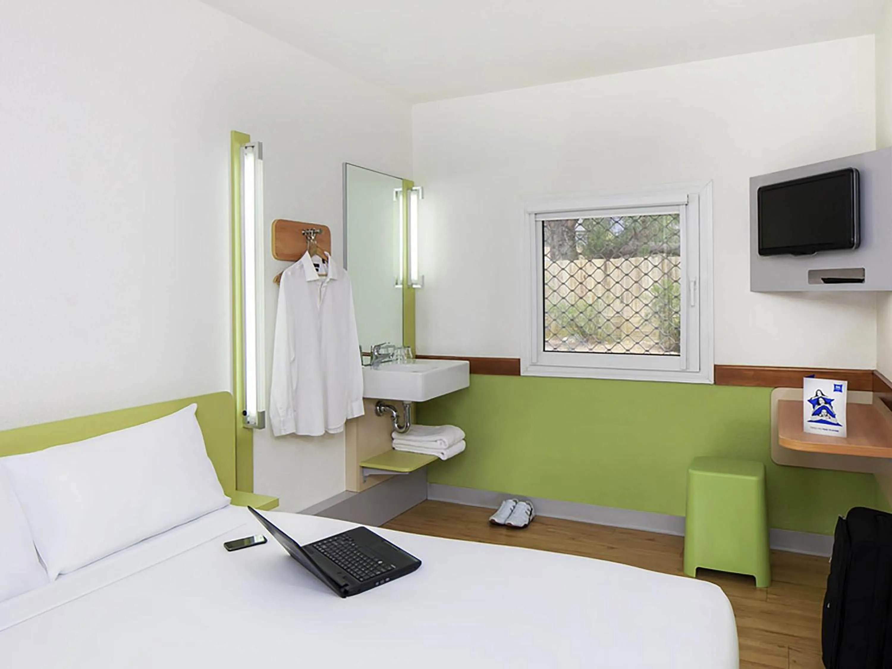 Bedroom, Bed in ibis Budget - Melbourne Airport