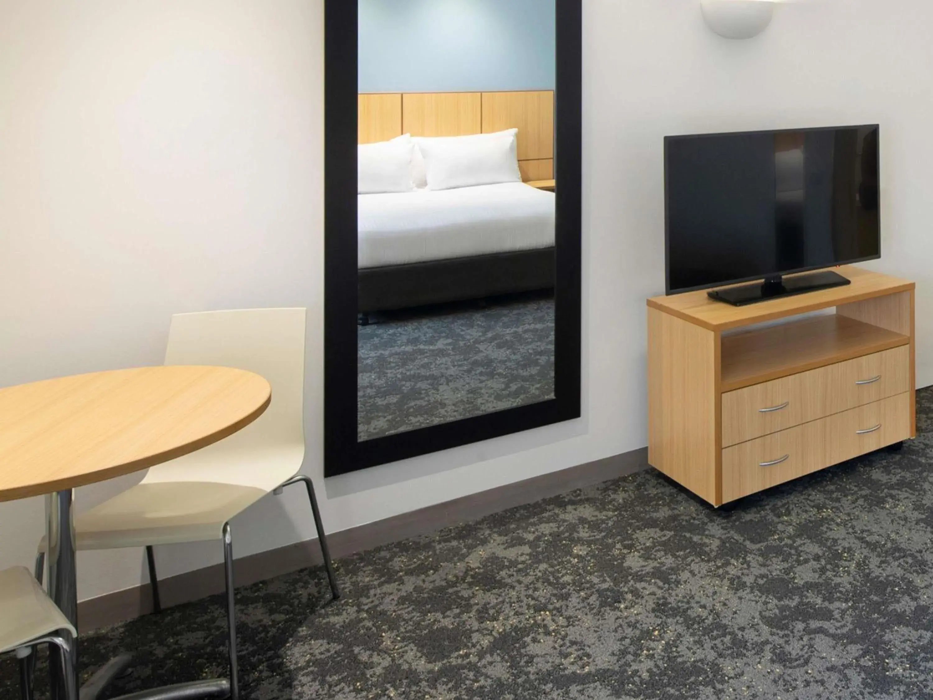 Bedroom, Bed in Mercure Brisbane Garden City Bedroom, Bed in Mercure Brisbane Garden City