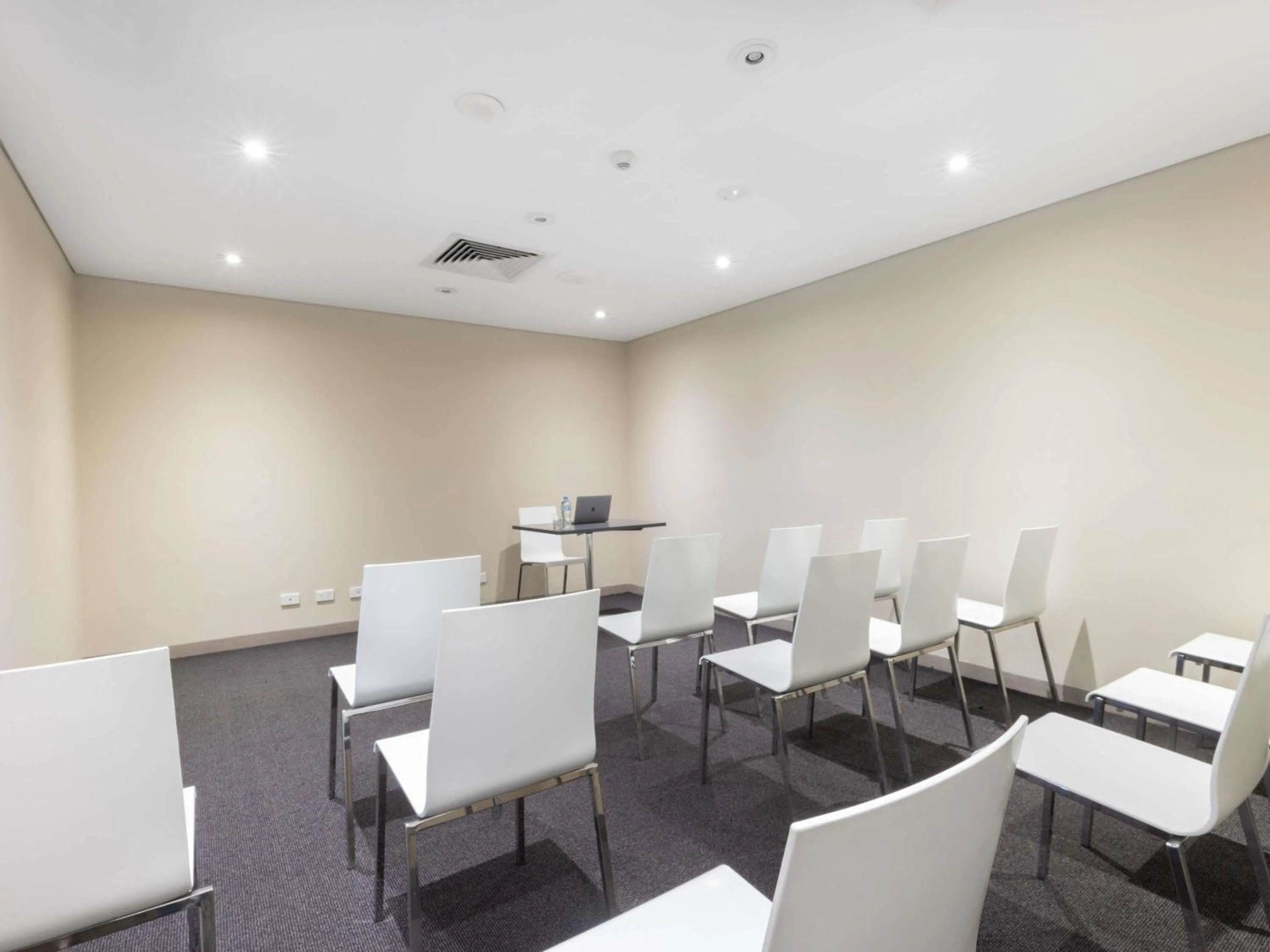 Meeting/conference room in Mercure Brisbane Garden City