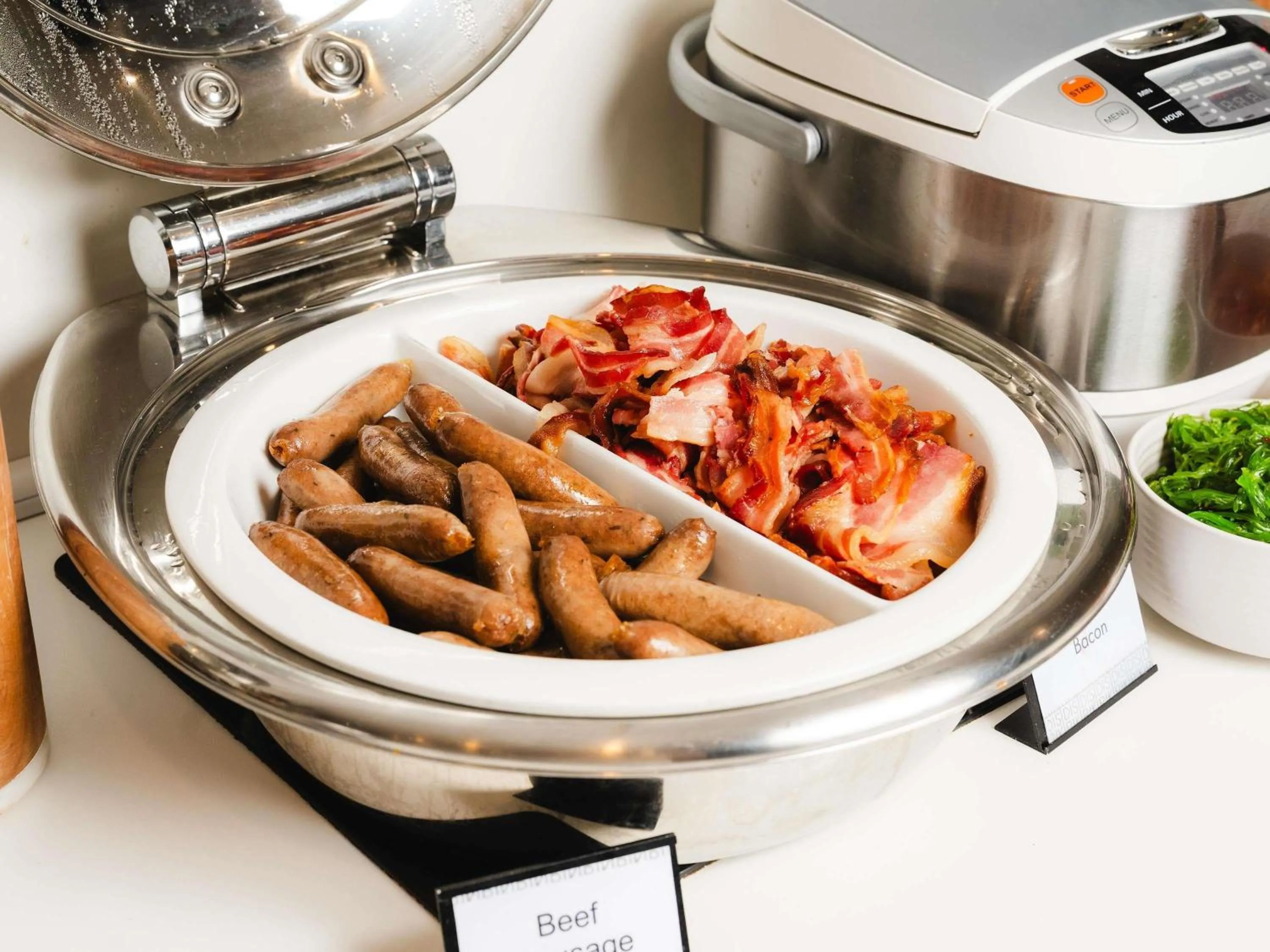 Breakfast in Mercure Brisbane Garden City