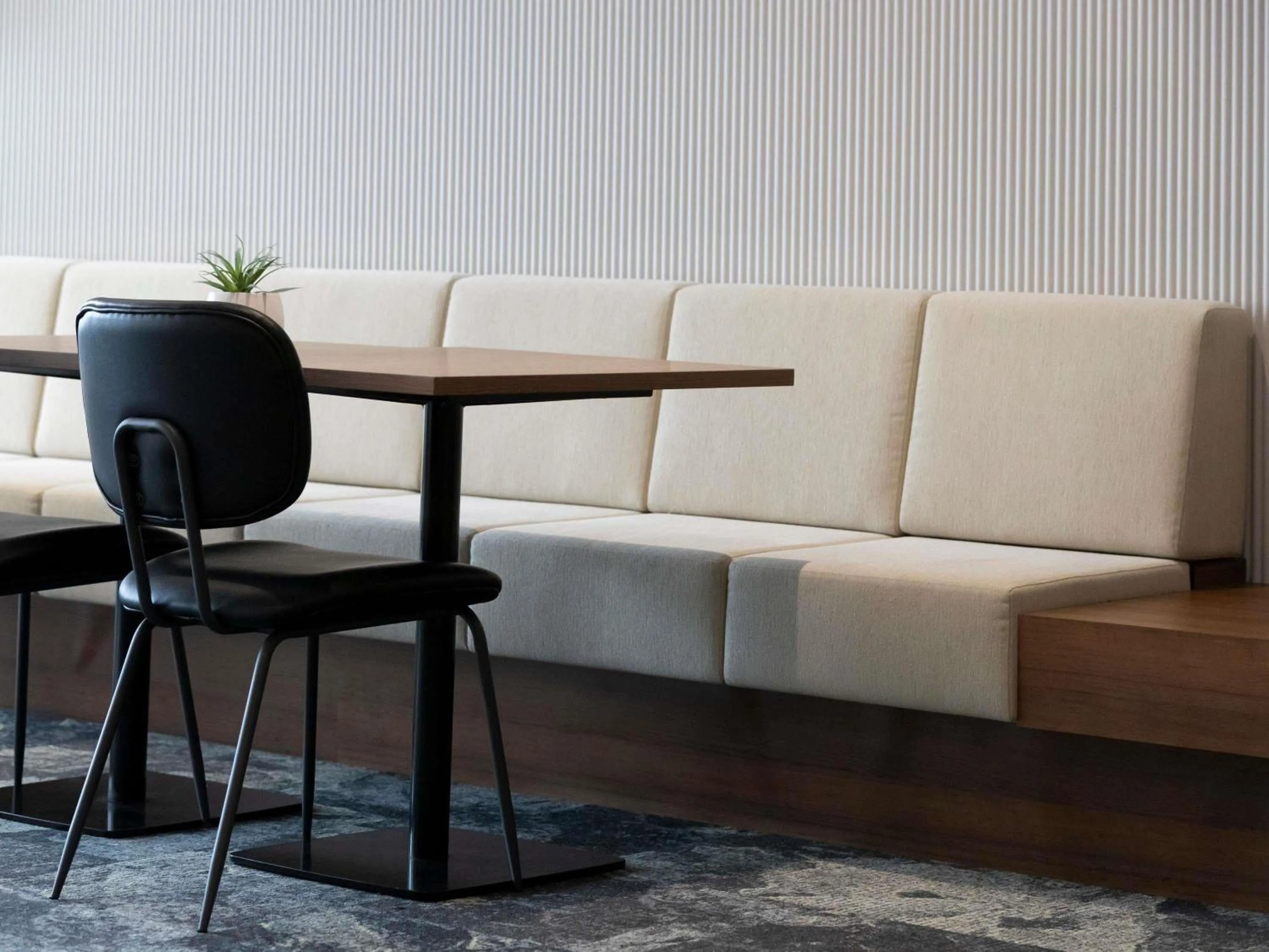 Restaurant/places to eat in Mercure Brisbane Garden City