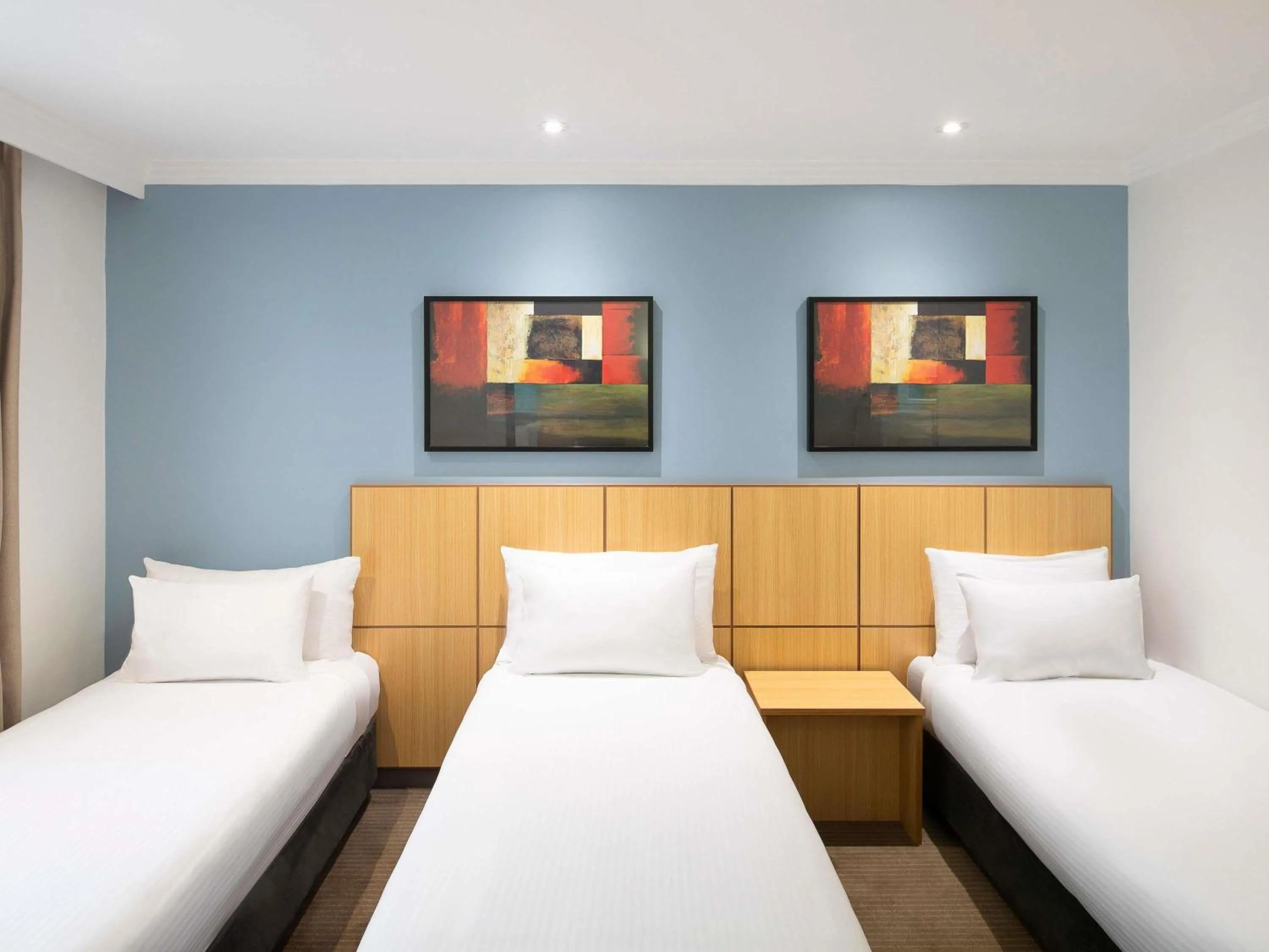 Bedroom, Bed in Mercure Brisbane Garden City