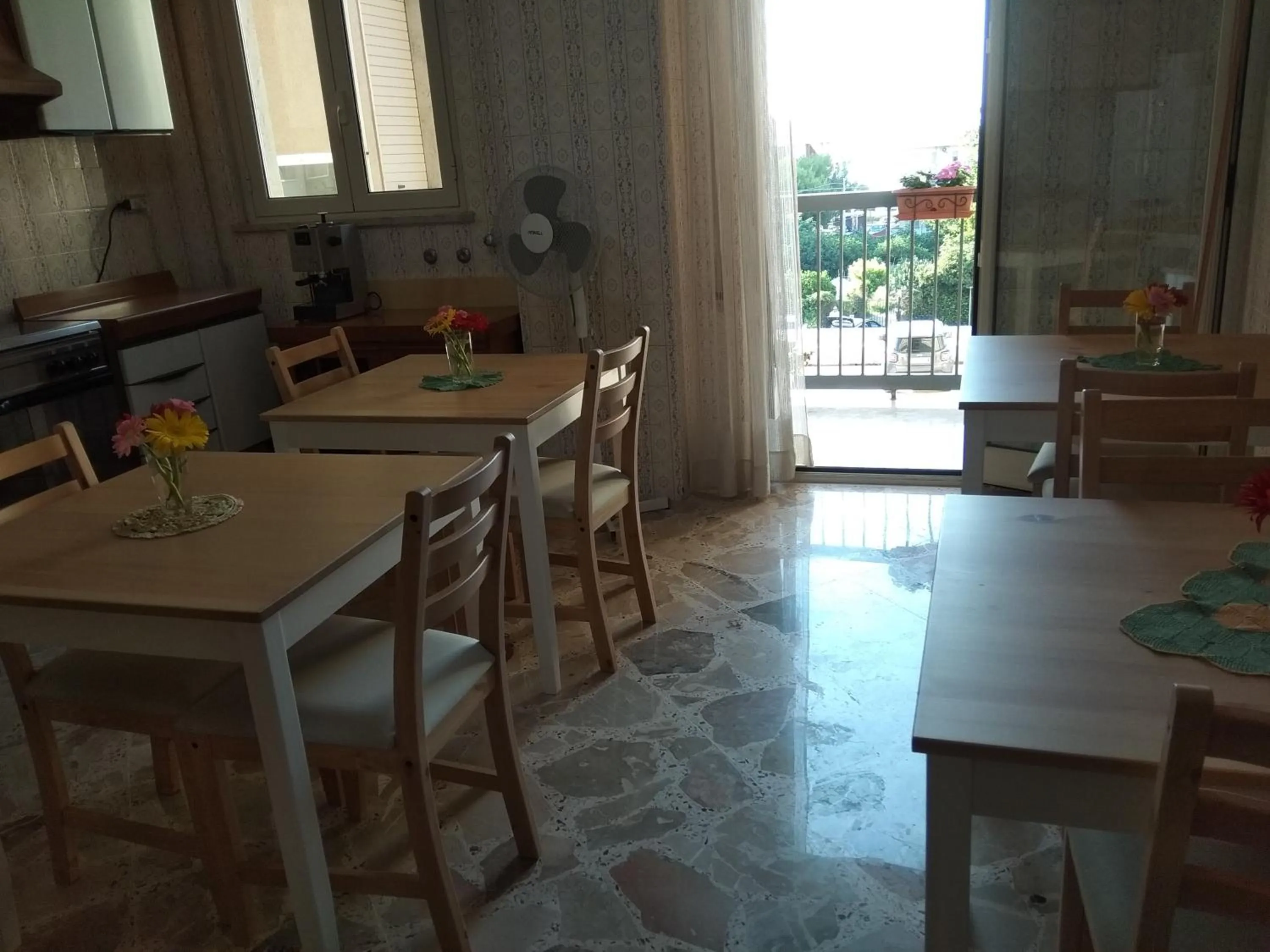 Communal kitchen in Tilde B&B