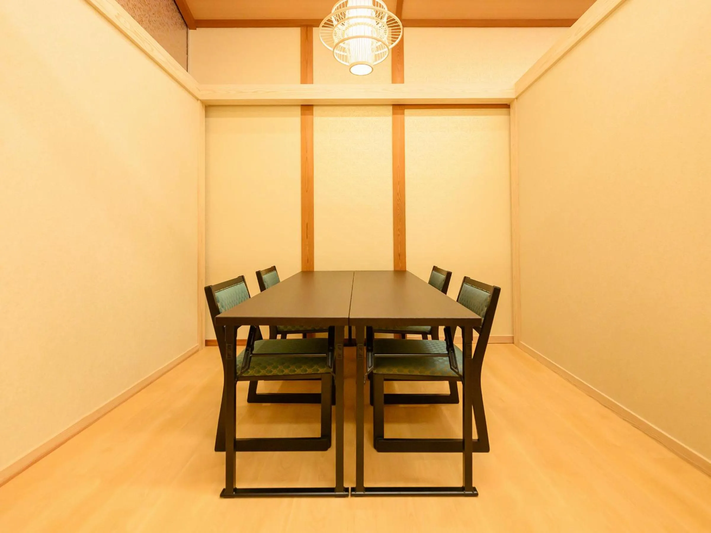 Restaurant/places to eat in Ogiwarakan