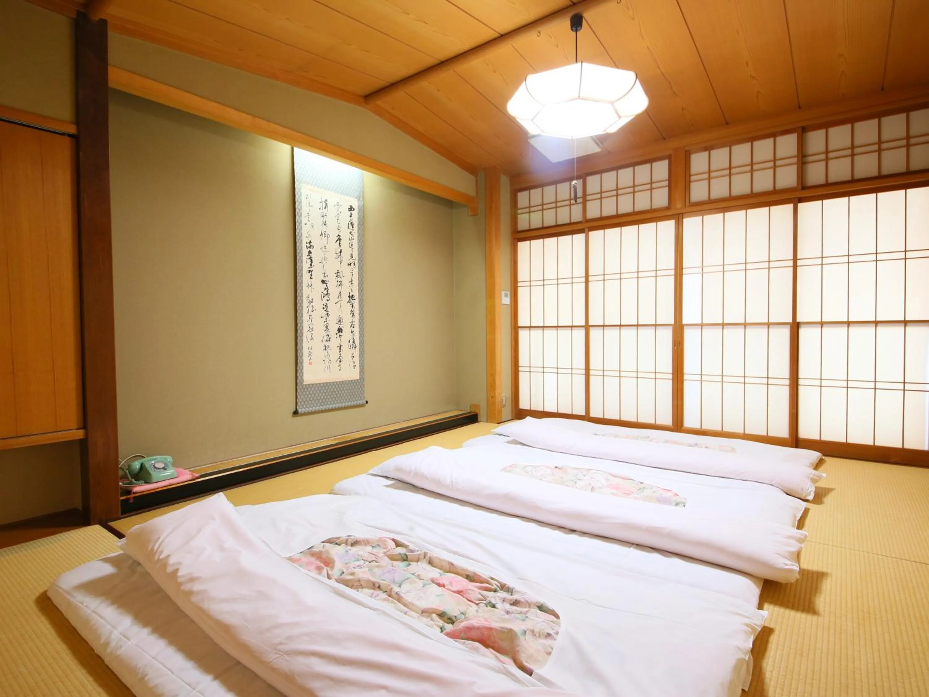 Photo of the whole room, Bed in Ogiwarakan