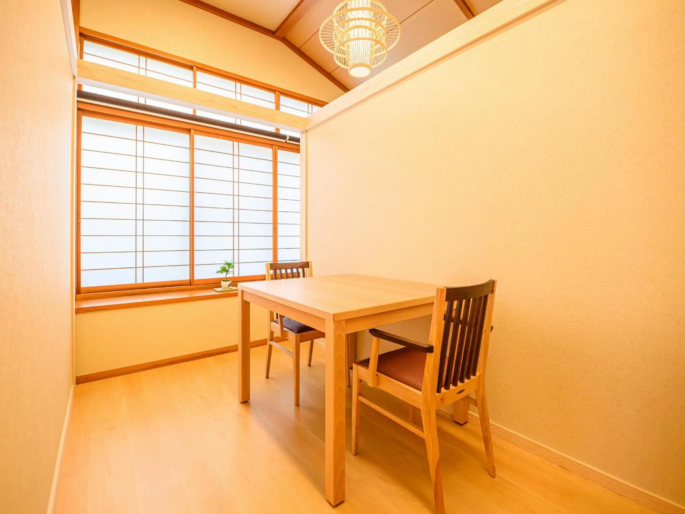 Restaurant/places to eat in Ogiwarakan