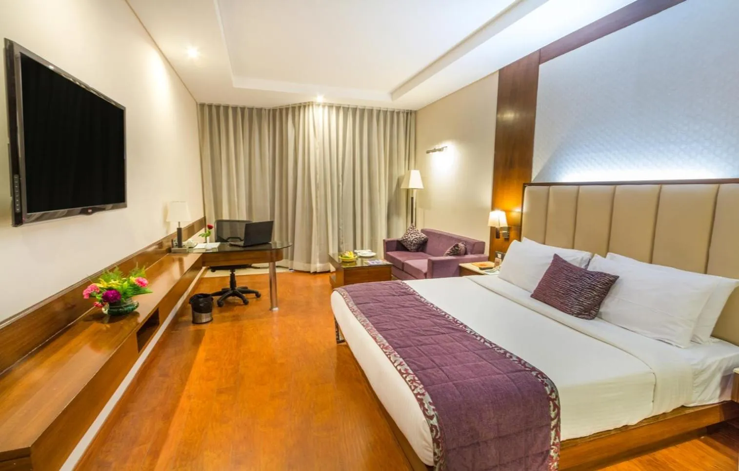 Bedroom, Bed in Hotel Madhuban