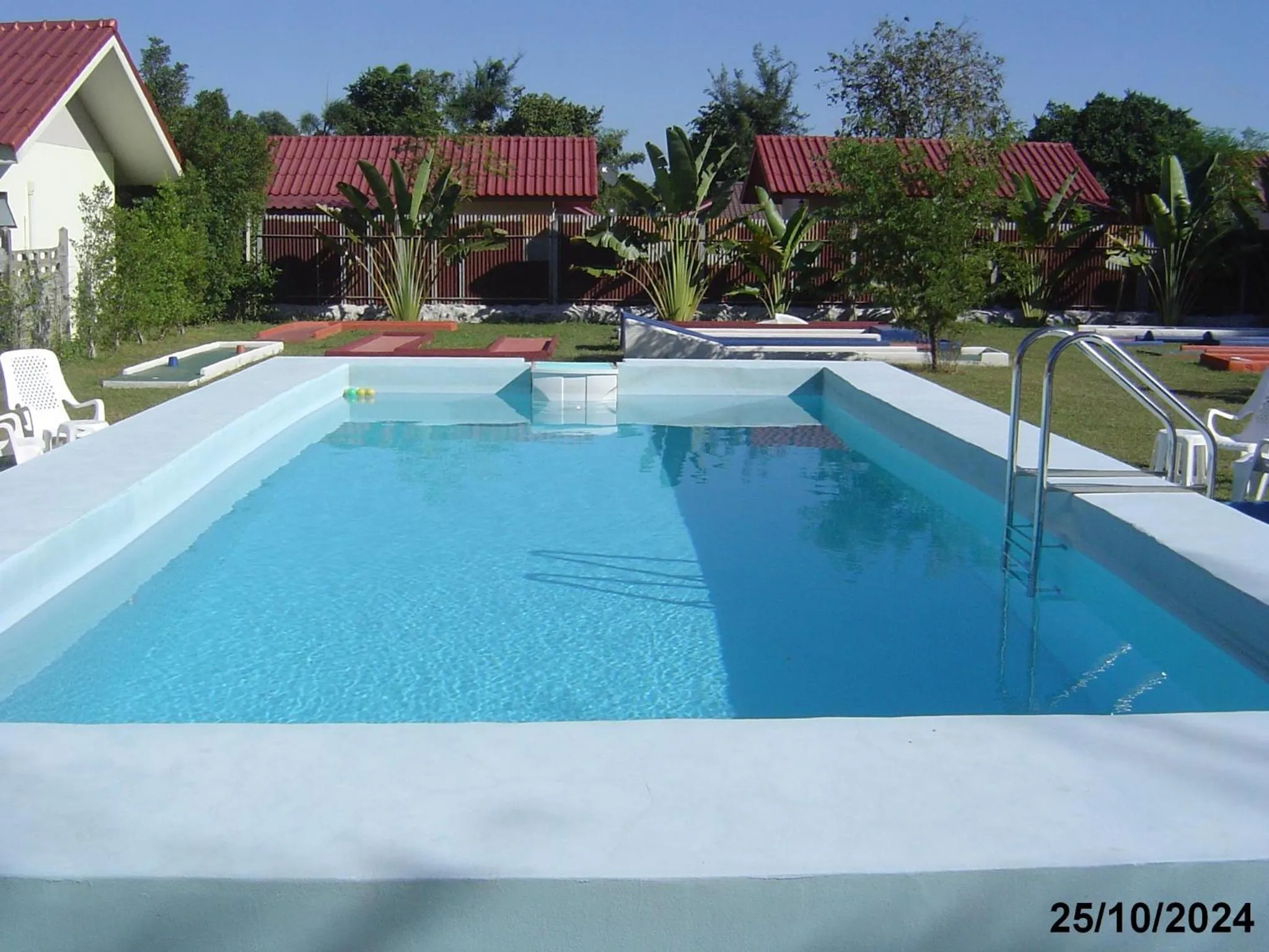 Swimming pool in Mini-golf **** & Resort Ubon Ratchathani