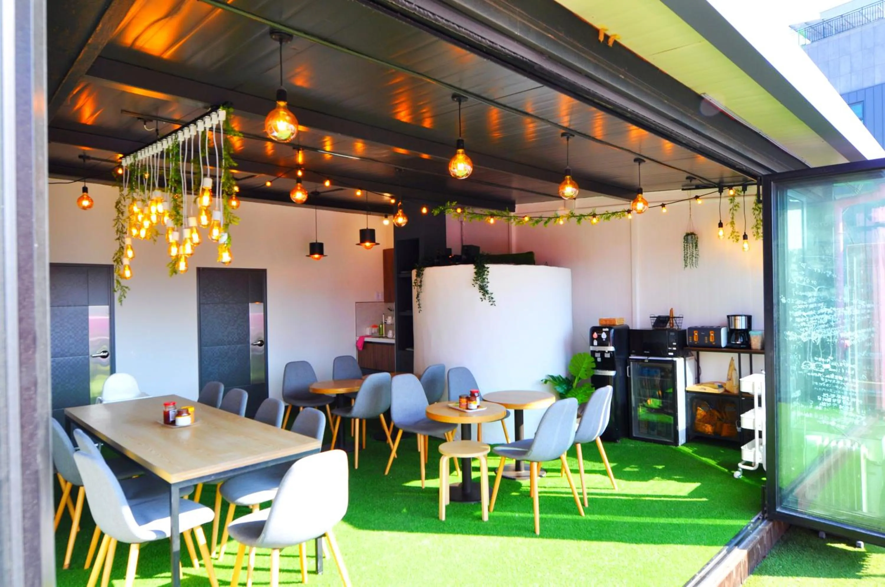 Restaurant/places to eat in OYO Hostel Dongdaemun1