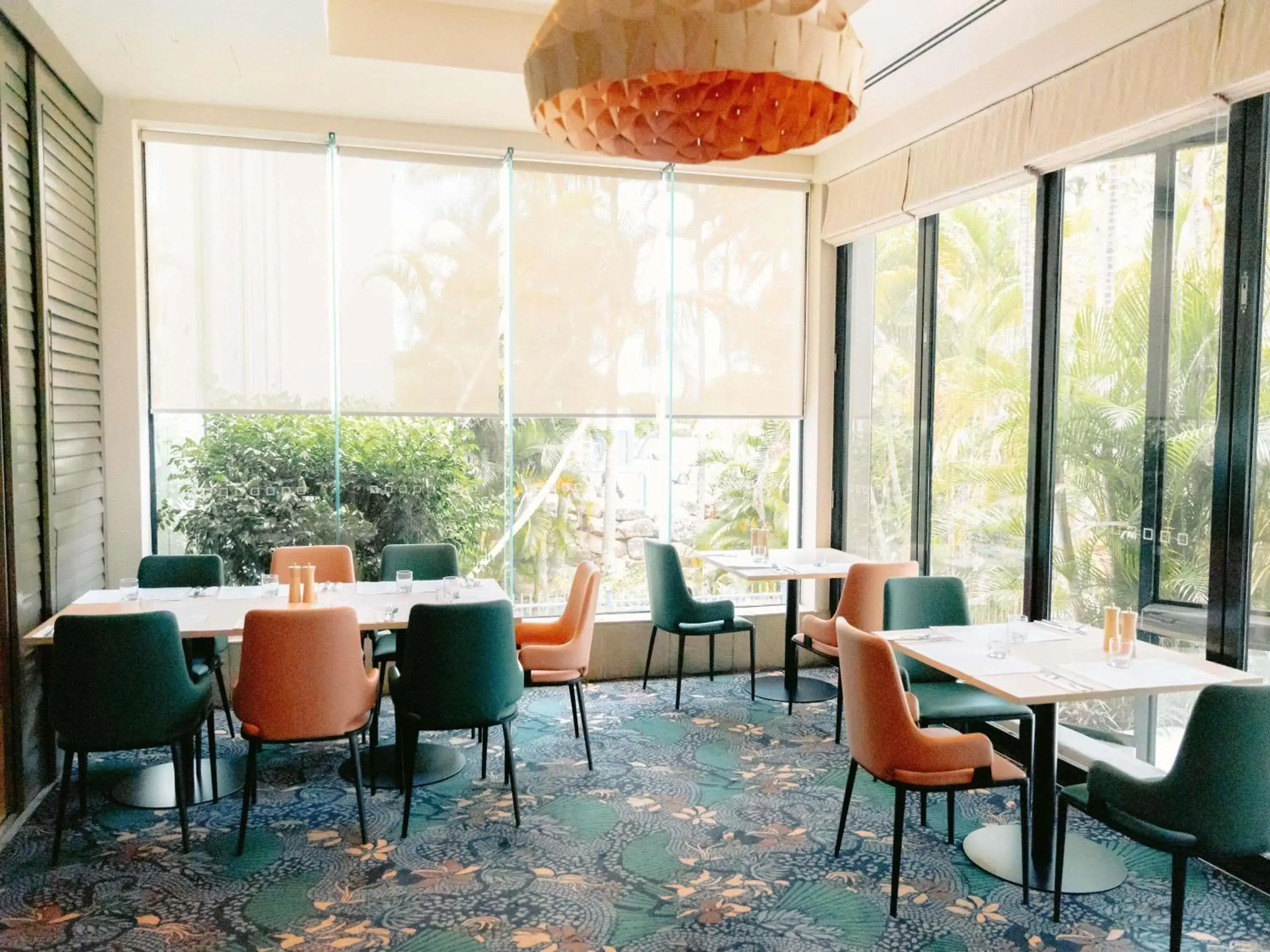 Restaurant/places to eat in Mercure Gold Coast Resort Restaurant/places to eat in Mercure Gold Coast Resort