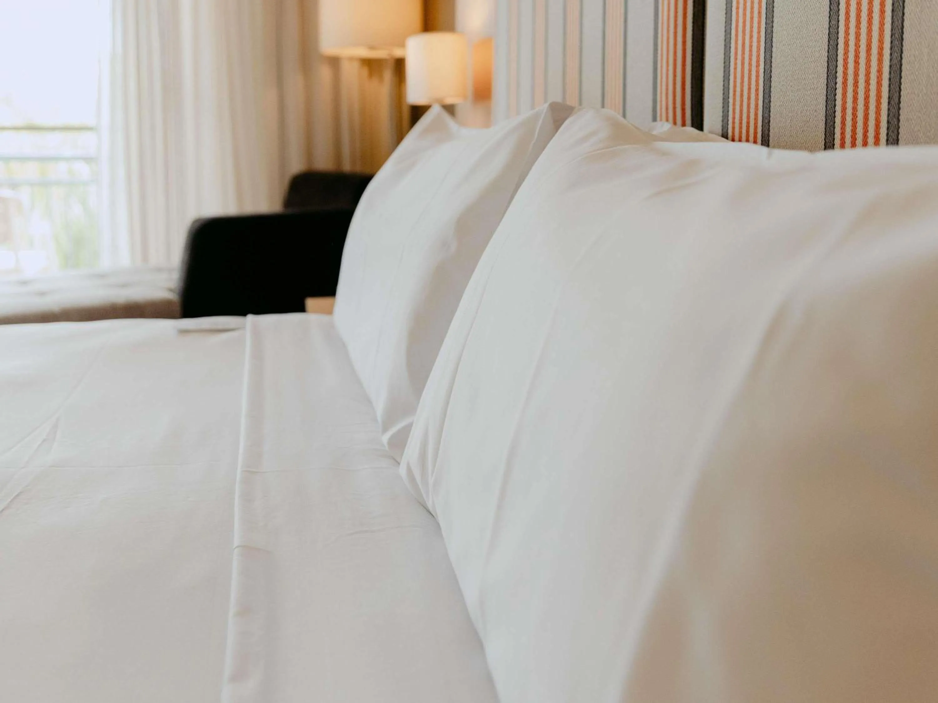 Bedroom, Bed in Mercure Gold Coast Resort