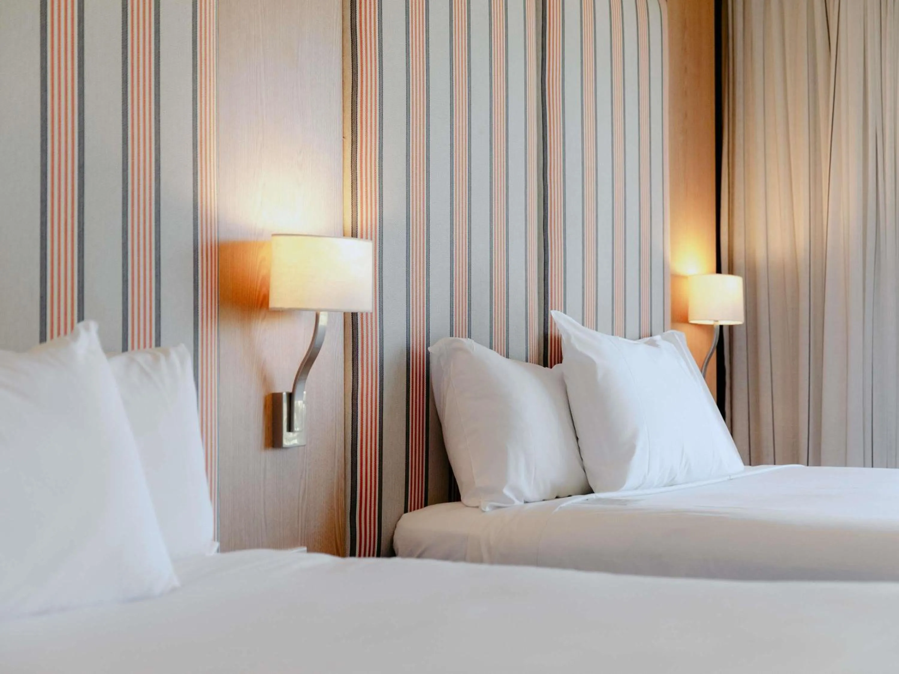 Bedroom, Bed in Mercure Gold Coast Resort