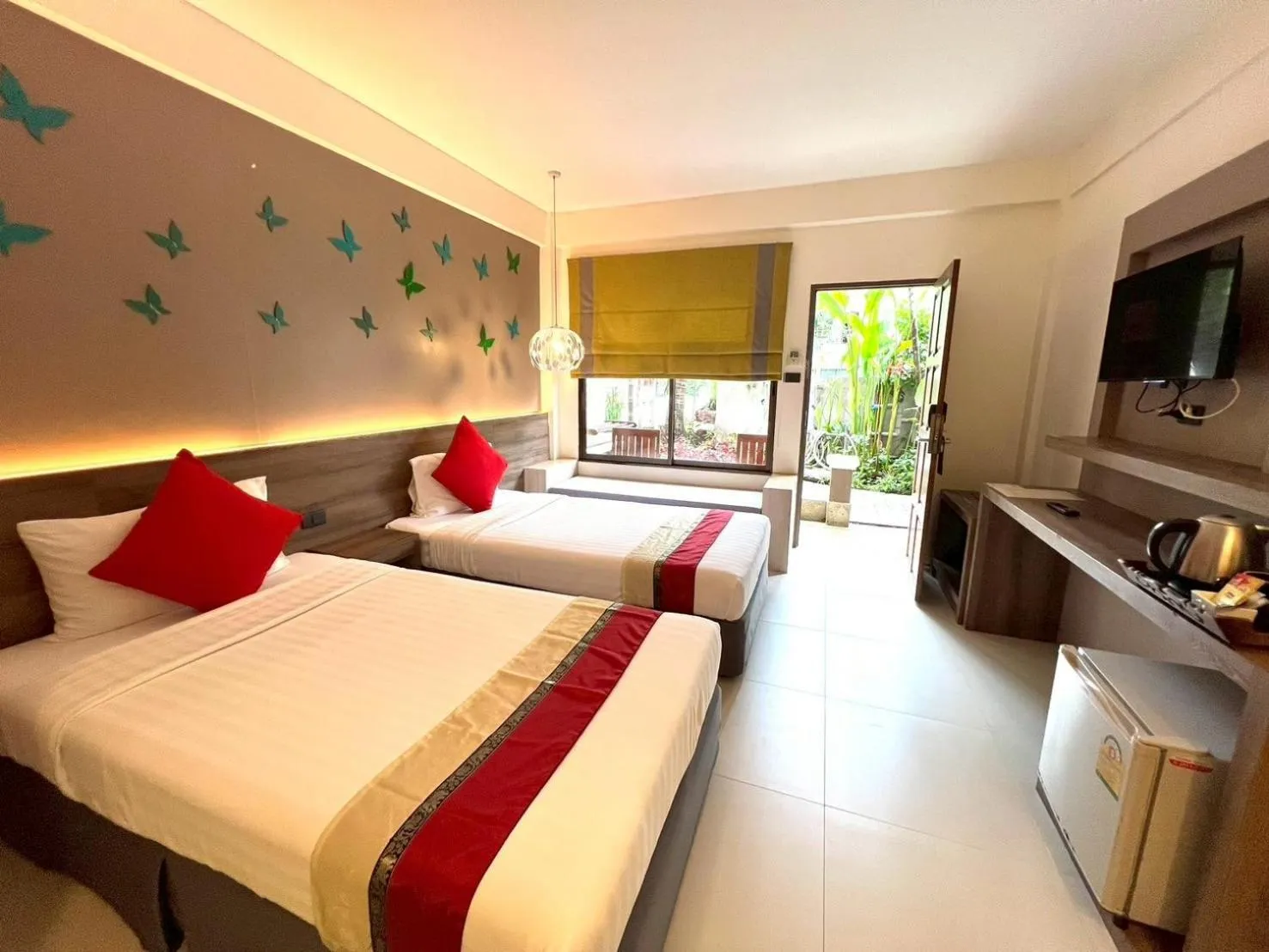 Guests, Bed in The Viridian Resort Patong