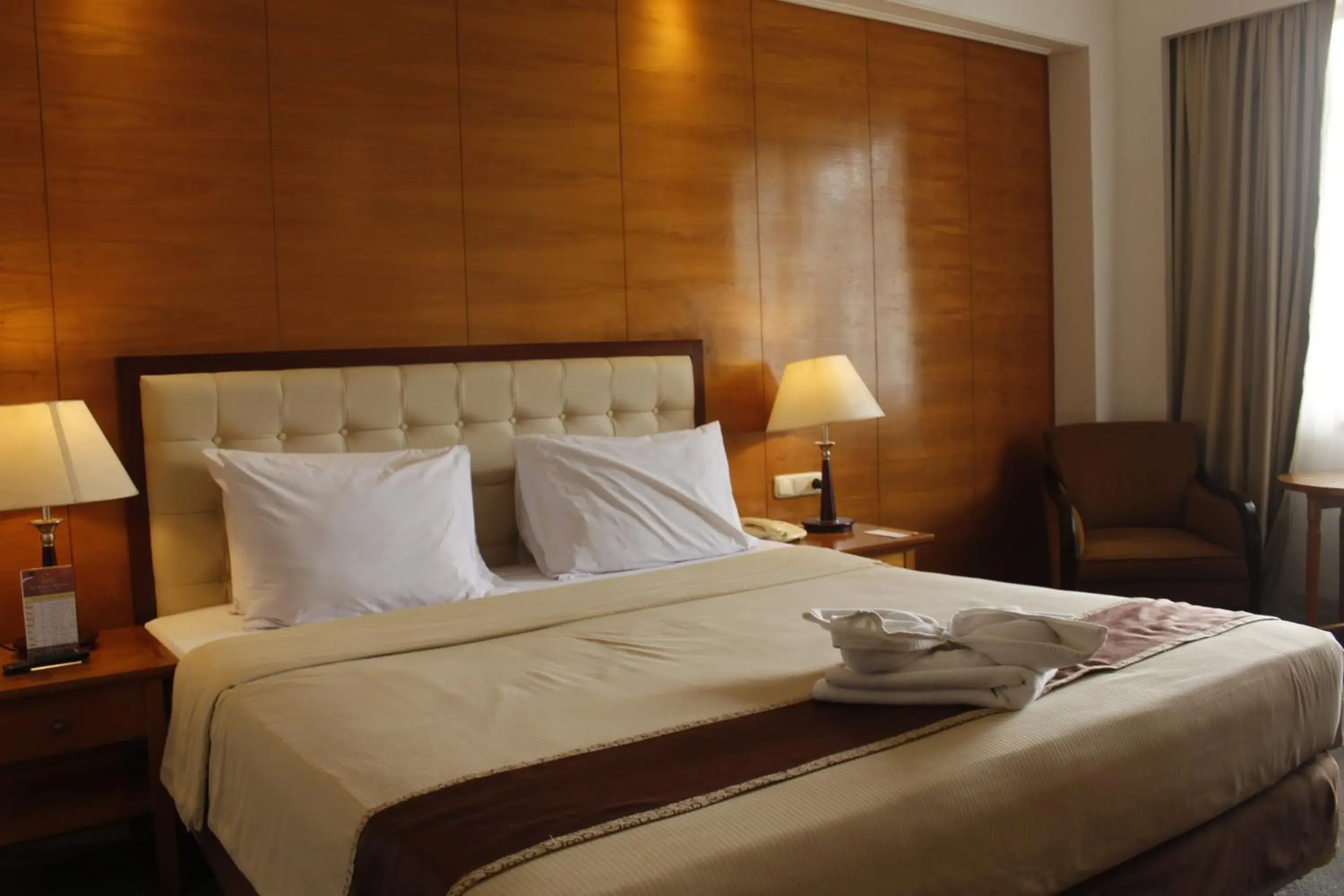 Deluxe Double Room in Hotel Salak The Heritage Bogor Deluxe Double Room in Hotel Salak The Heritage Bogor