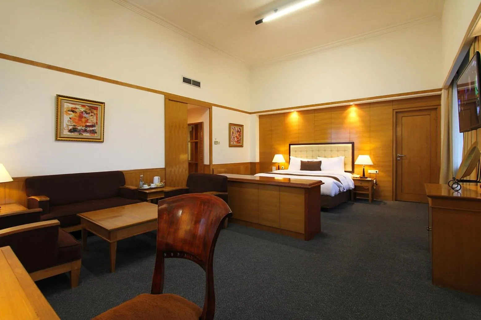 Photo of the whole room in Hotel Salak The Heritage Bogor