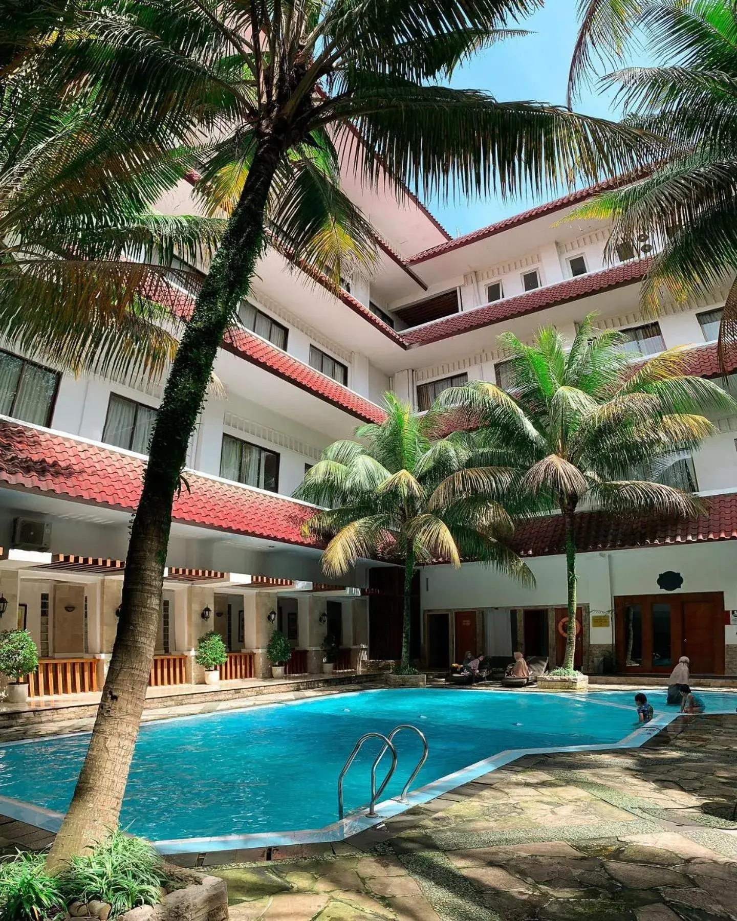 Pool view in Hotel Salak The Heritage Bogor Pool view in Hotel Salak The Heritage Bogor