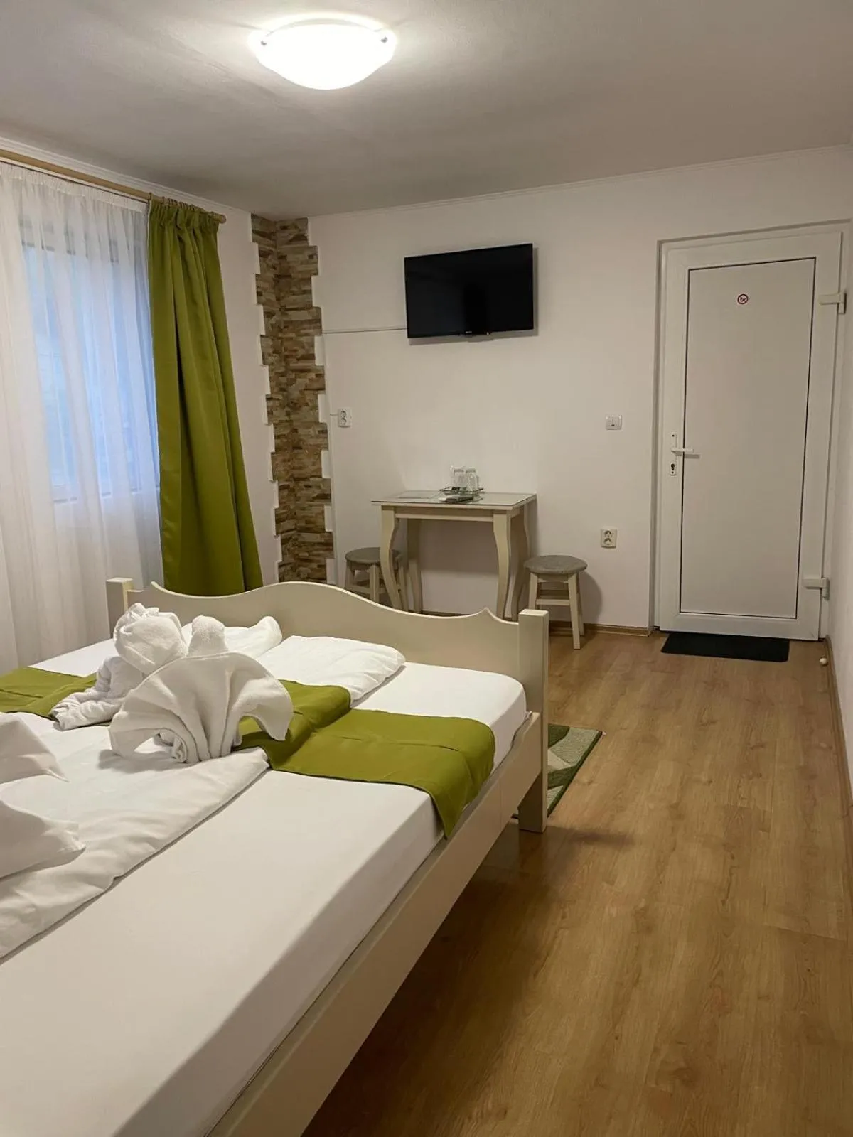Bed in Pensiunea Ana Cristina